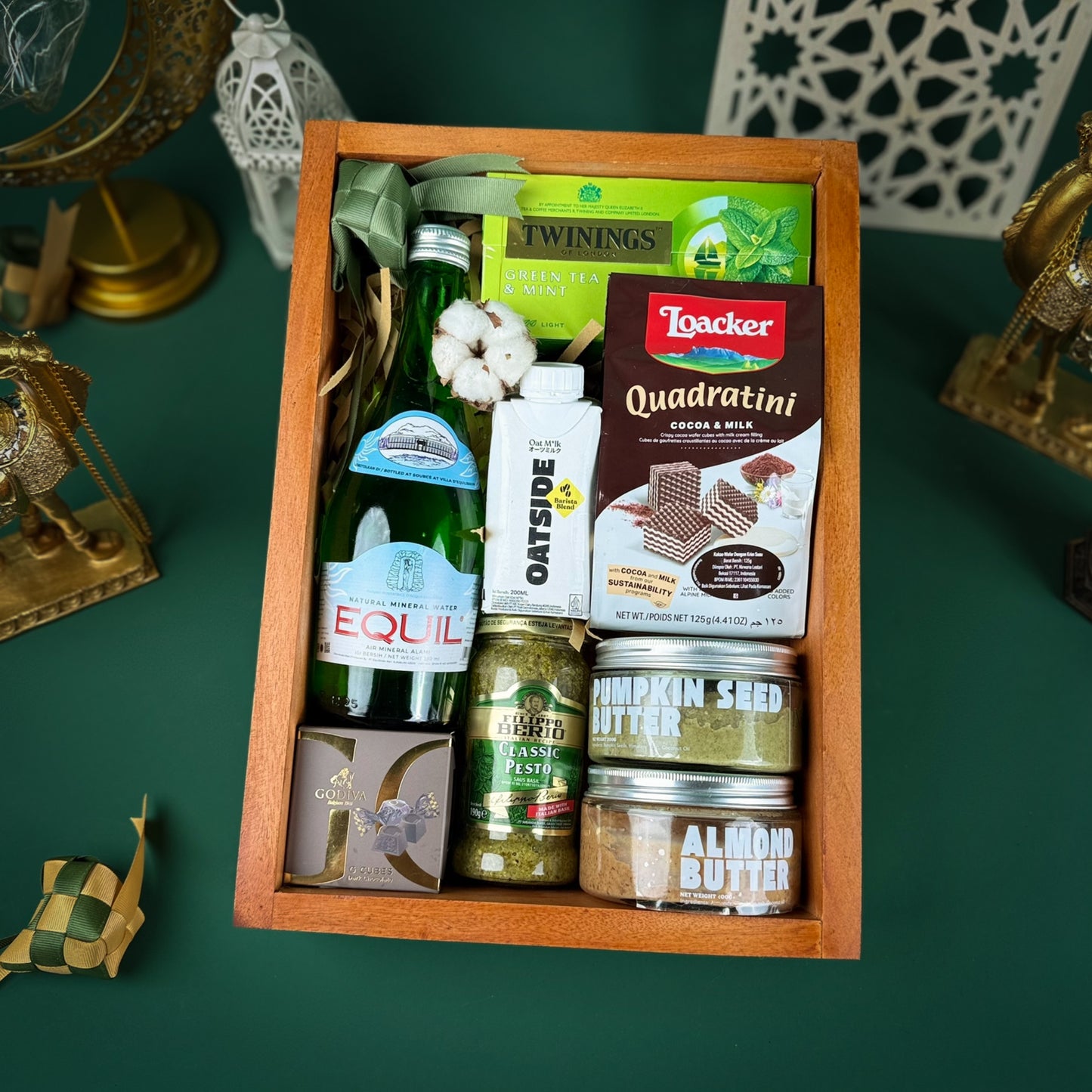 Emerald Select Wooden Gourmet Hamper
