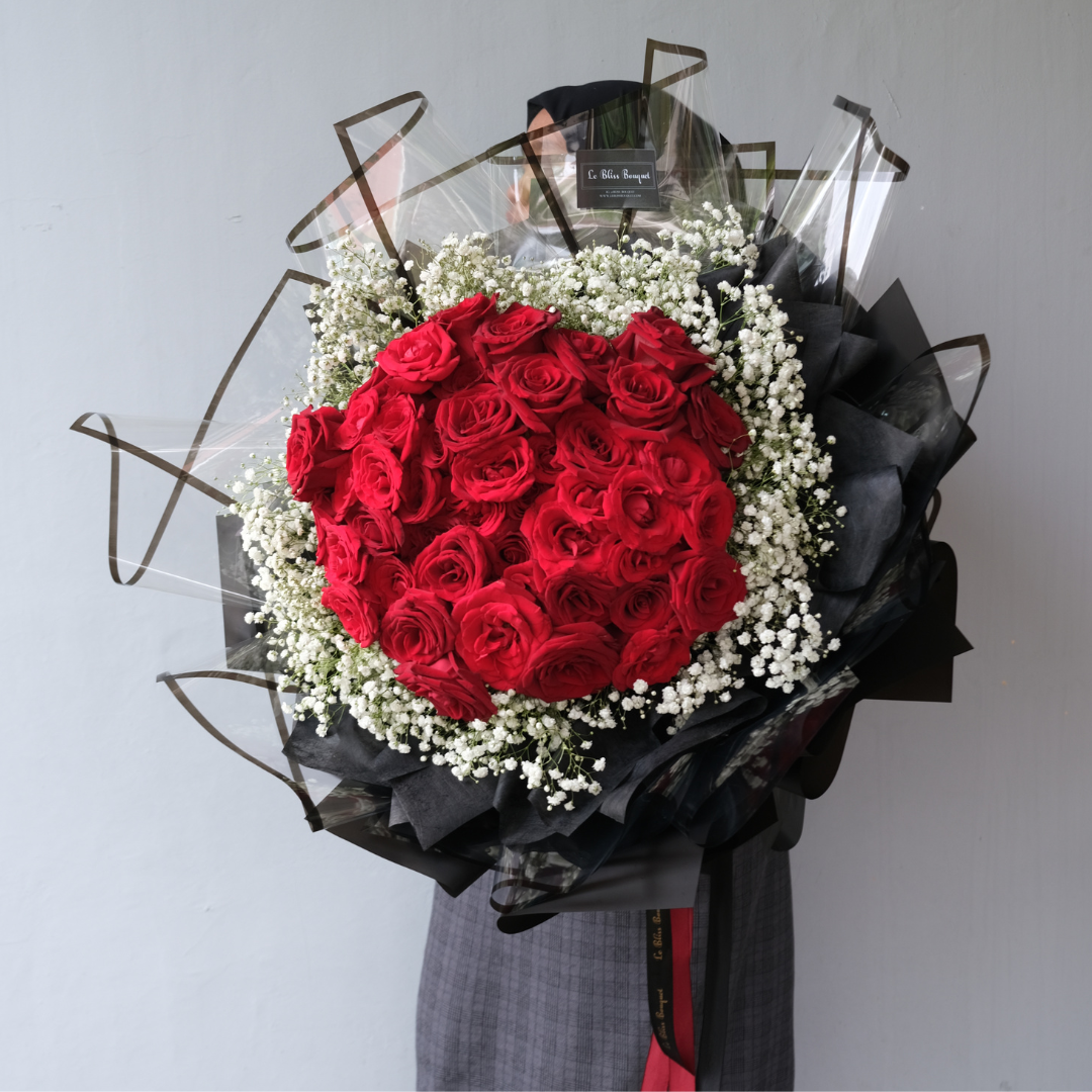 Classic Rose and Baby's breath Bouquet - Le Bliss Bouquet. Florist jakarta, florist surabaya, Toko Bunga surabaya