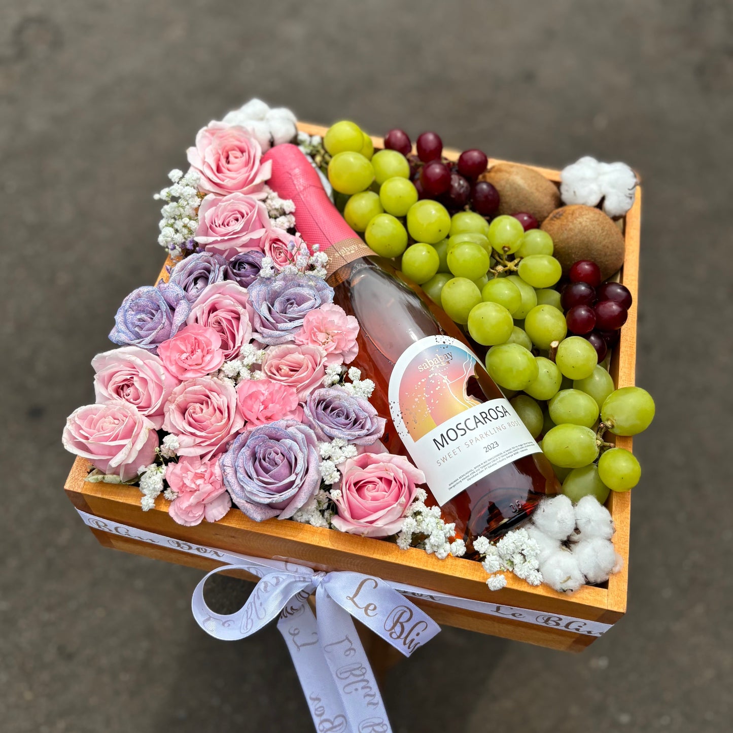 Sababay Moscarosa wine fruit flowers hamper by Le Bliss. Jabodetabek delivery. Jakarta Tangerang Bintaro Hamper. wine hamper jakarta & surabaya