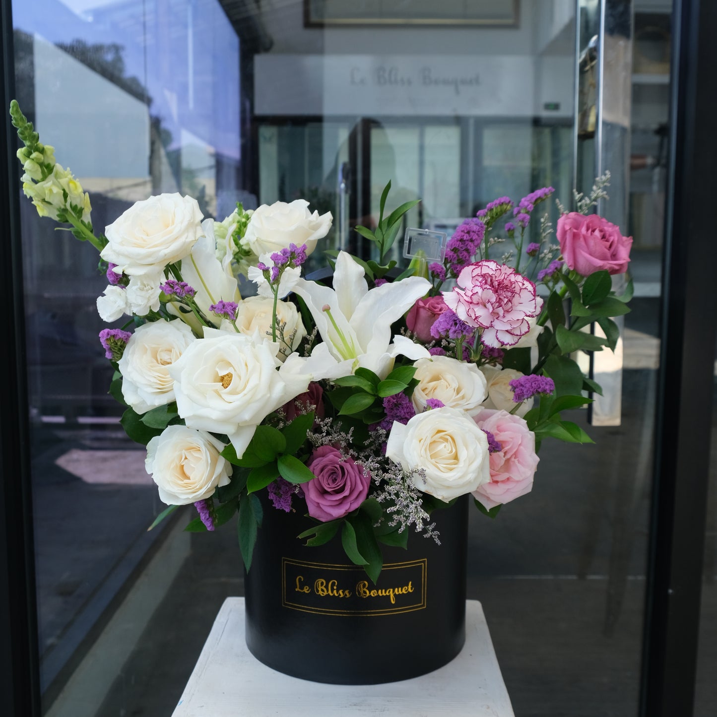 white purple blooming bloombox by le bliss bouquet florist surabaya bouquet surabaya