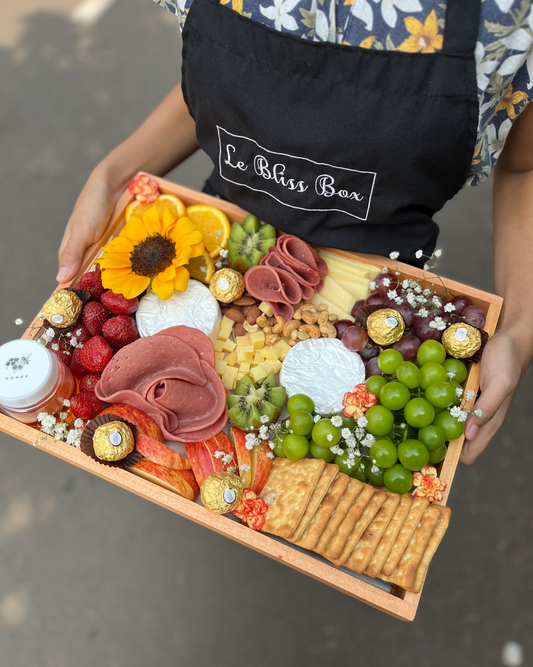 Delight Your Guests with Le Bliss Bouquet’s Fruit & Cheese Platters in Jakarta