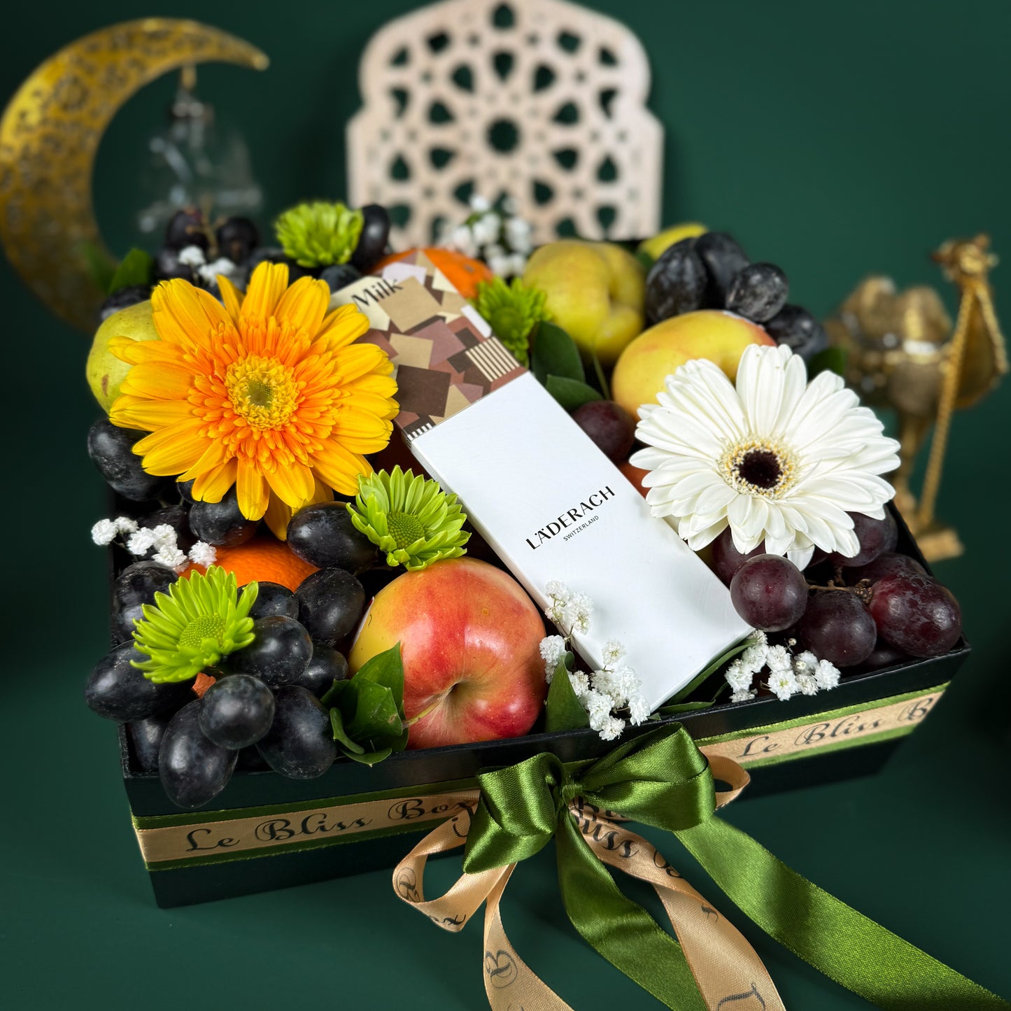 Laderach Orchard Fruit Box