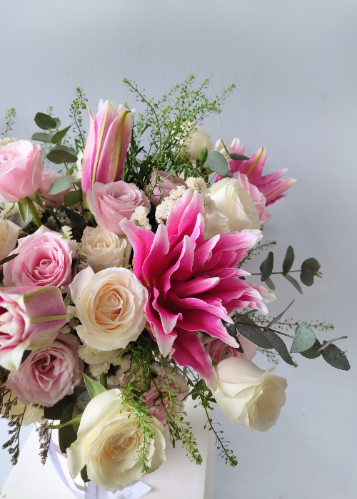 Roselily Pink Vase - Le Bliss Bouquet