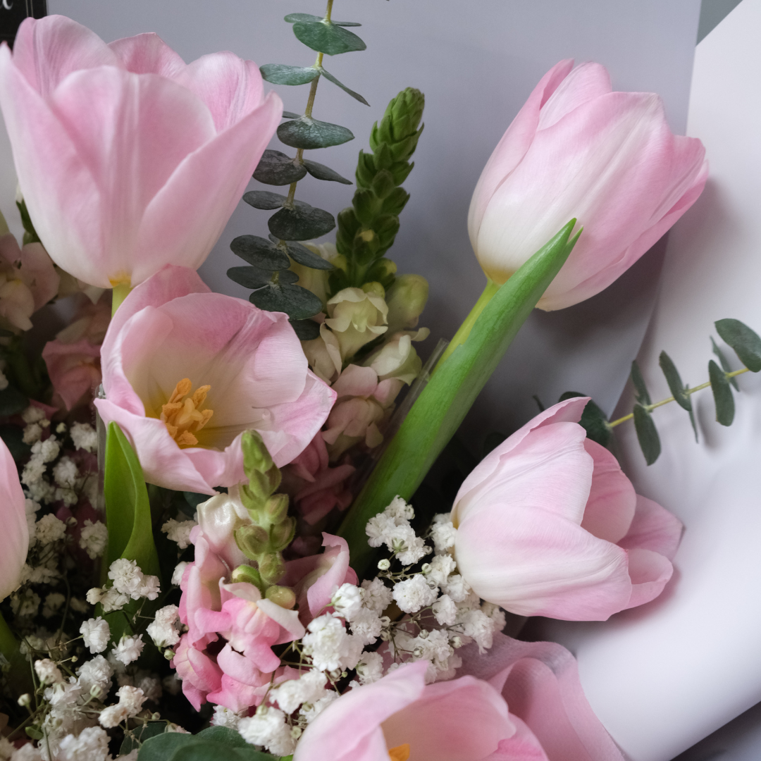 Tulip Dynasty Large Bouquet - Le Bliss Bouquet