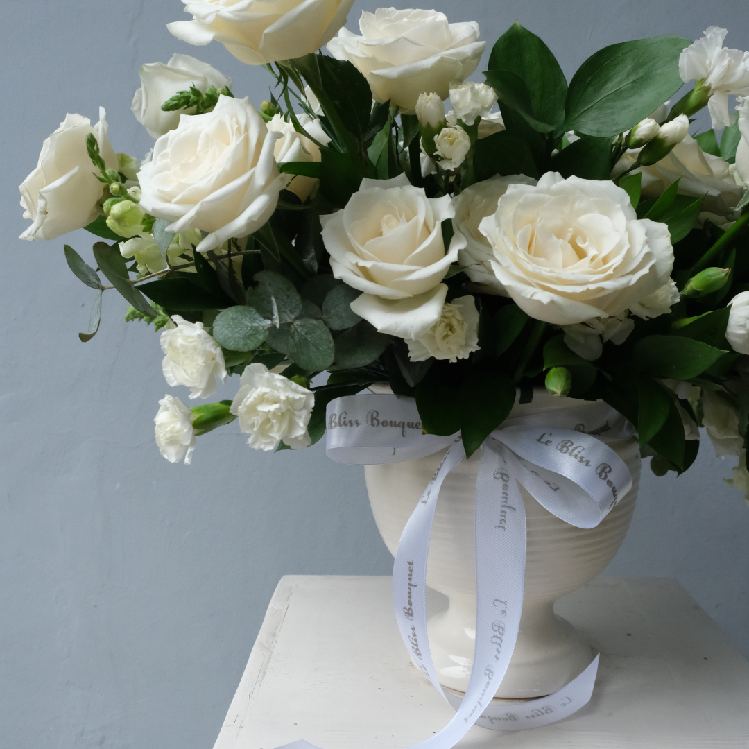 Pure White Avalanche Rose Vase