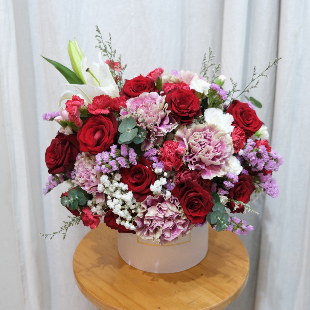 Antigua Red Petite Bloombox - Le Bliss Bouquet