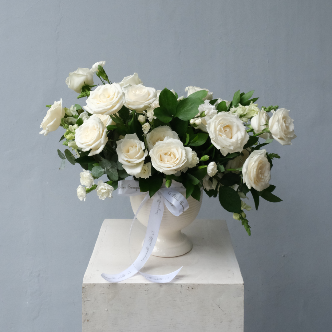 Pure White Avalanche Rose Vase