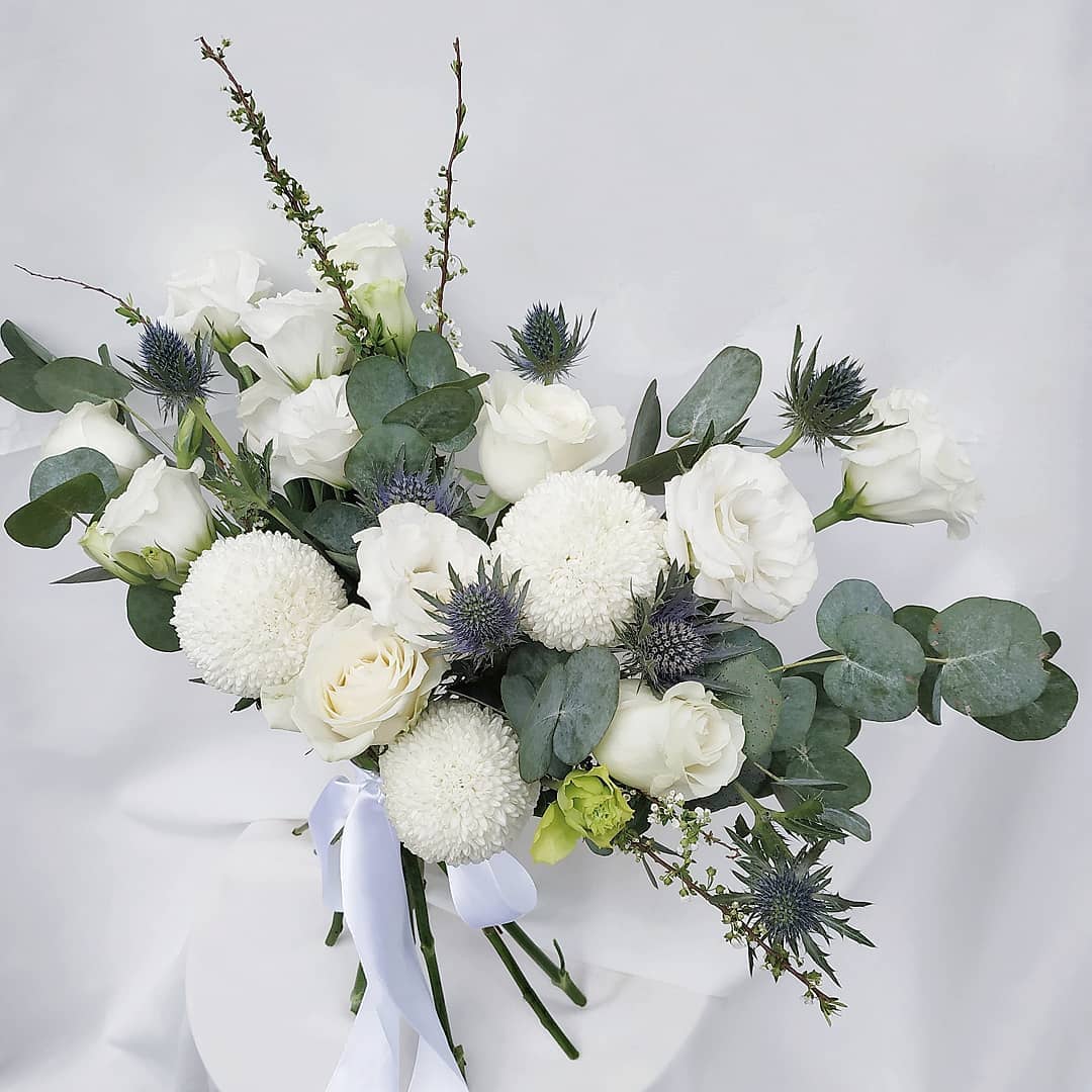 White Theme Prewed Bouquet