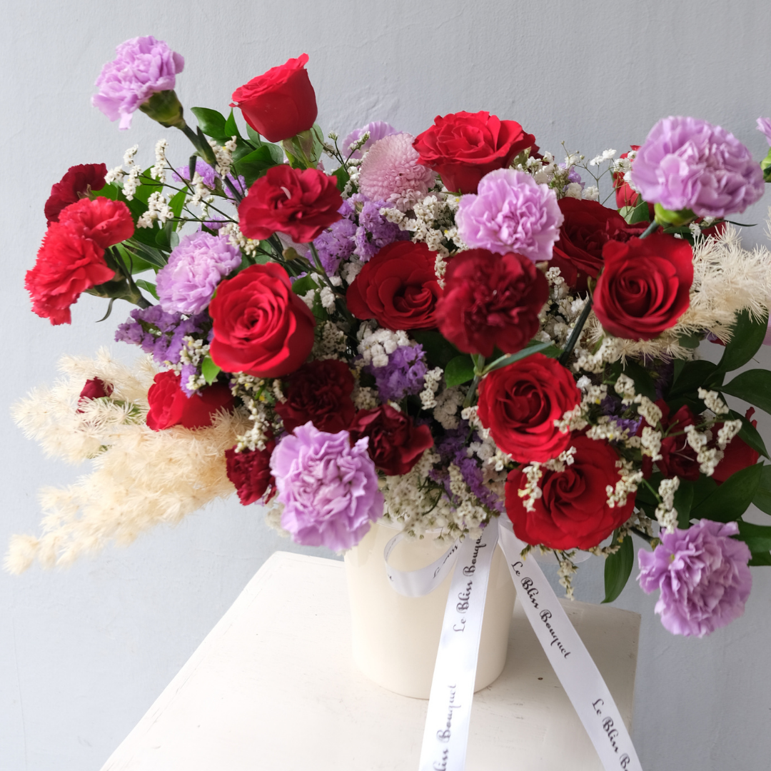 Elegant Red Rose Moonaqua Lilac Vase