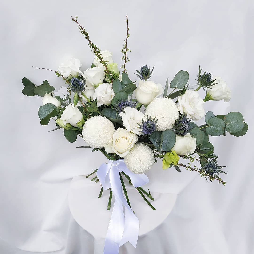 White Theme Prewed Bouquet