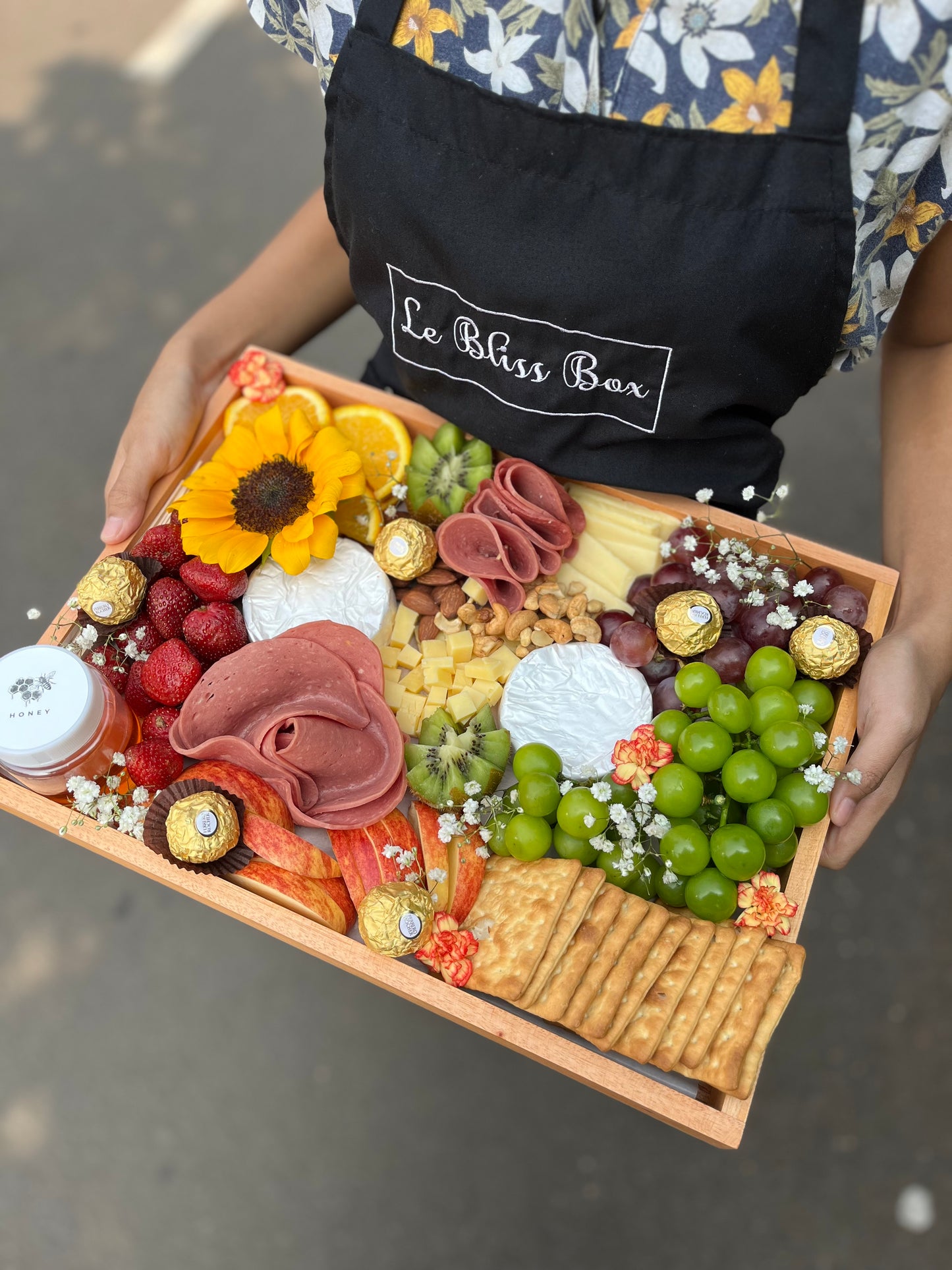 Charcuterie board and fruit cheese platter in Jakarta, Bintaro, and Jabodetabek.