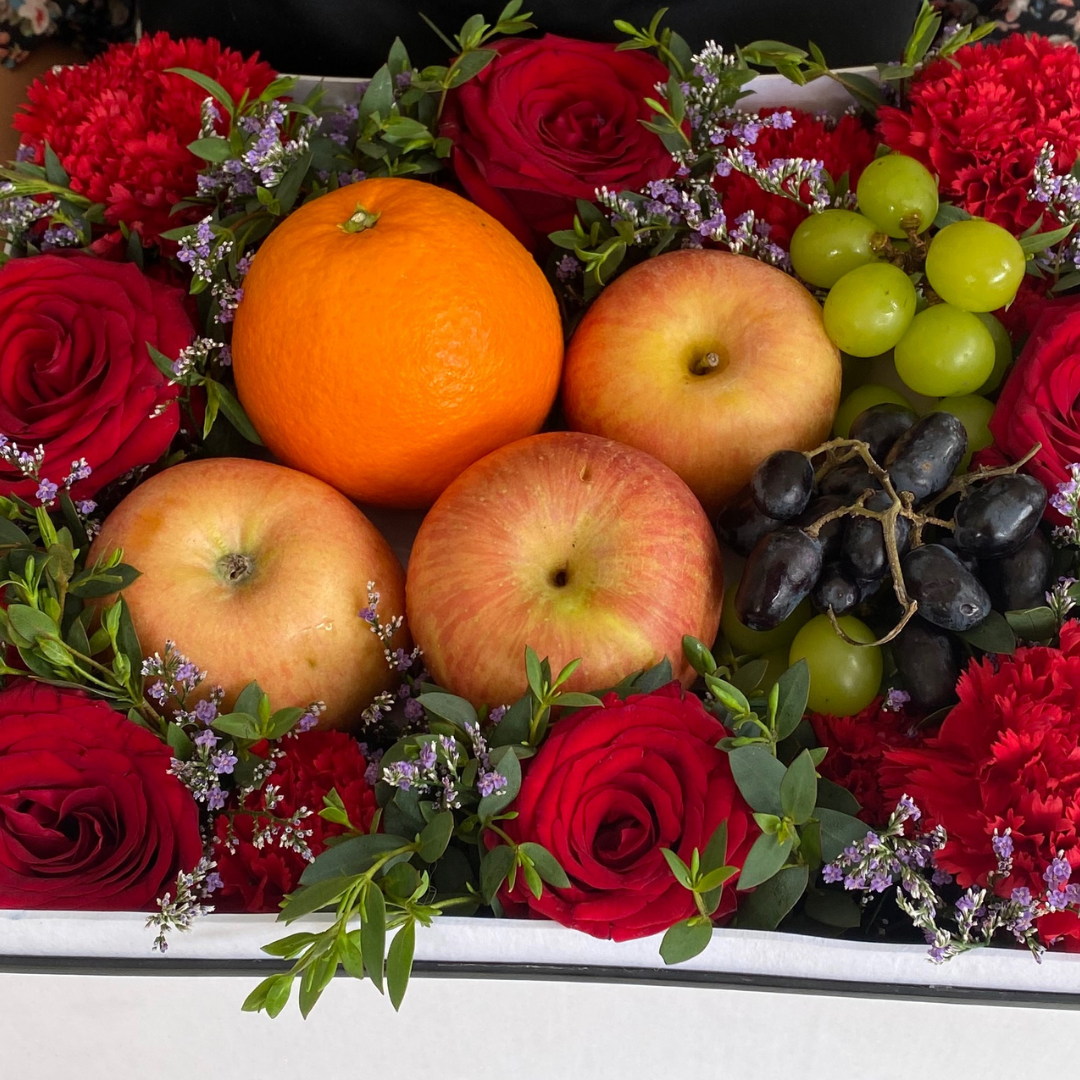 Elegant Fruit and Flower Gift Box - Le Bliss Bouquet
