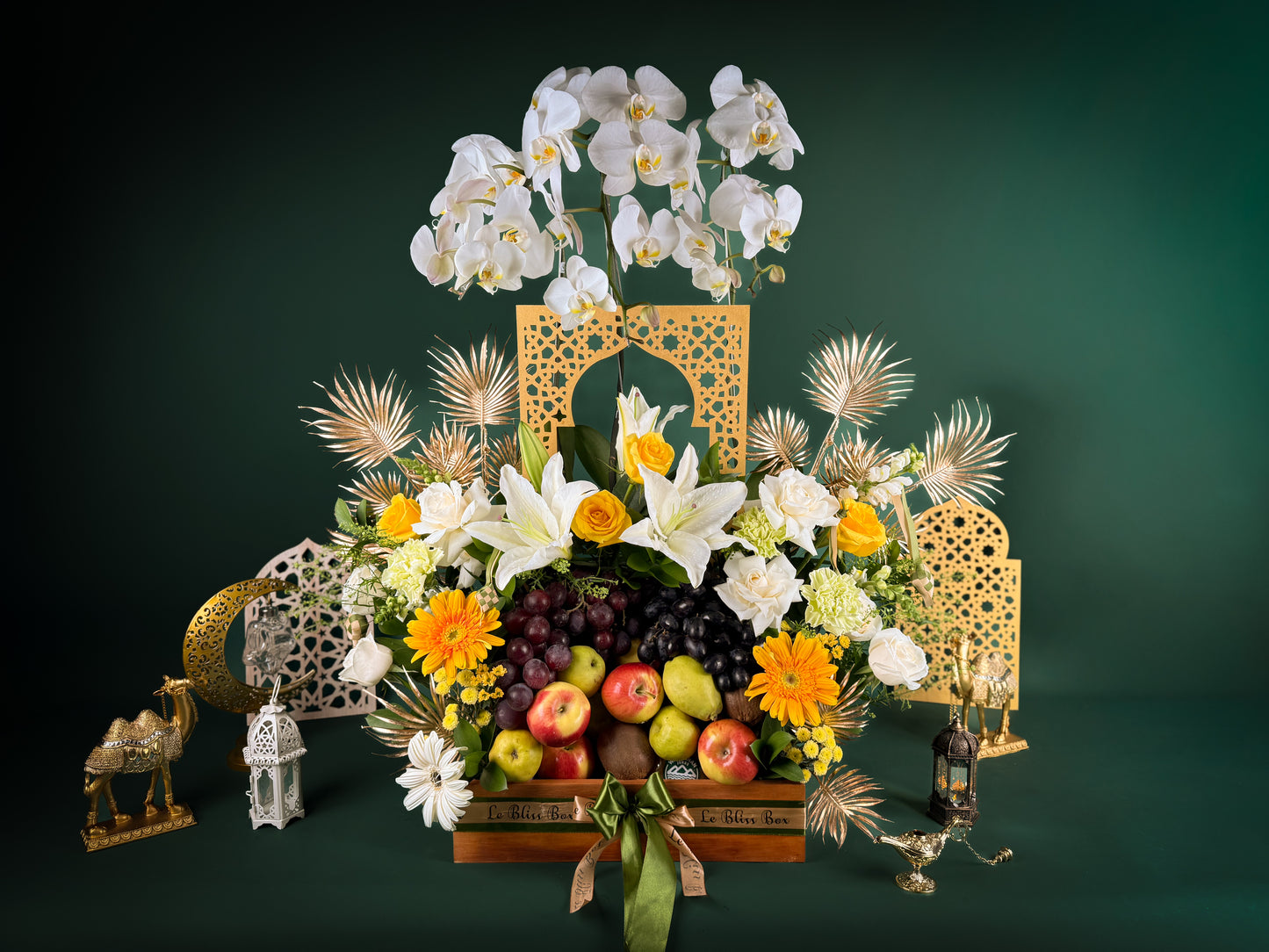 Golden Crescent Grand Fruit Parcel