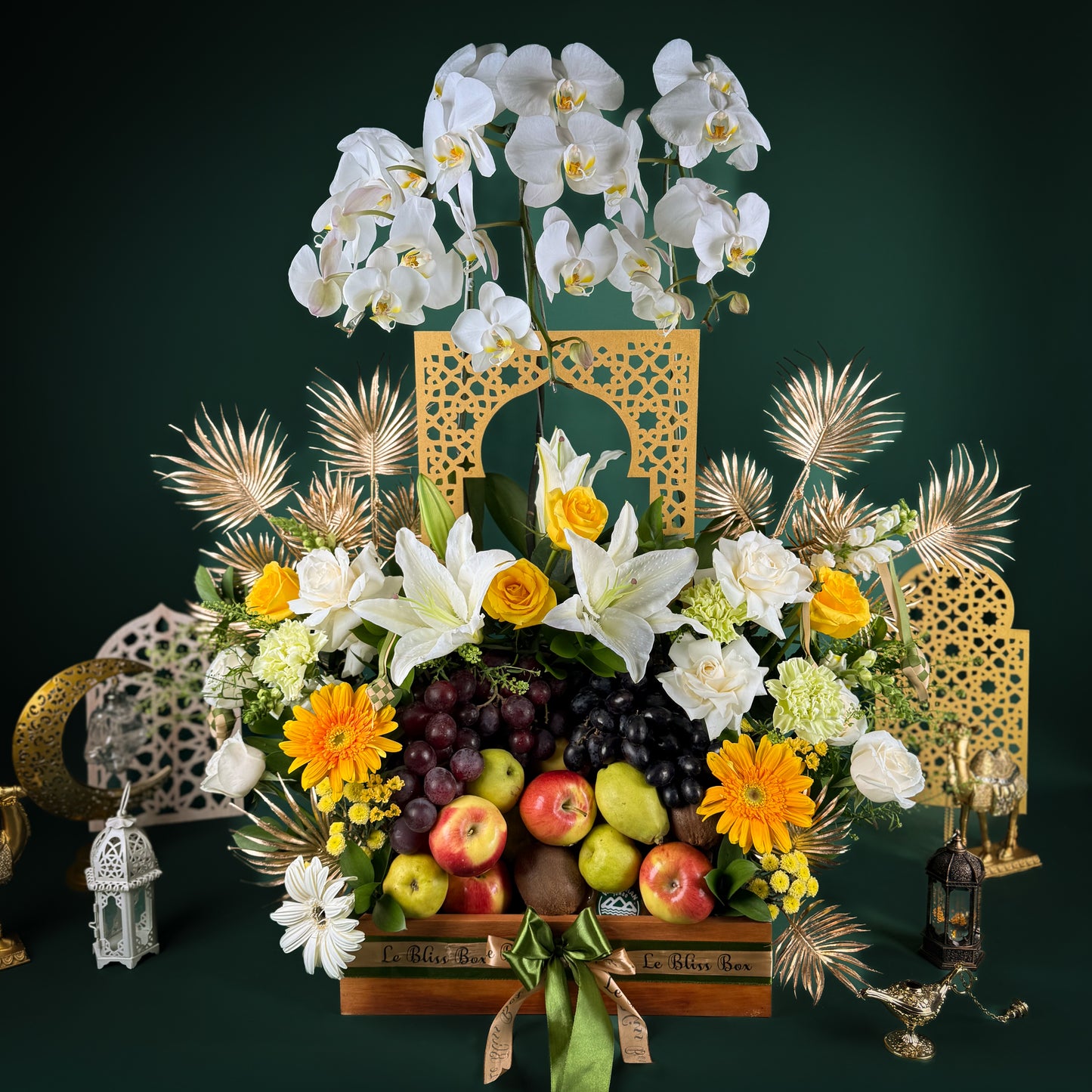 Golden Crescent Grand Fruit Parcel