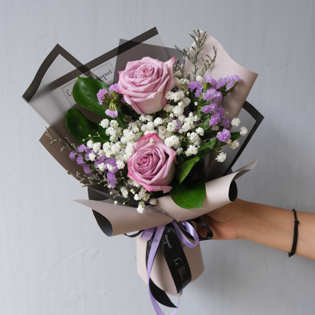 Signature Two Rose Smallie Bouquet