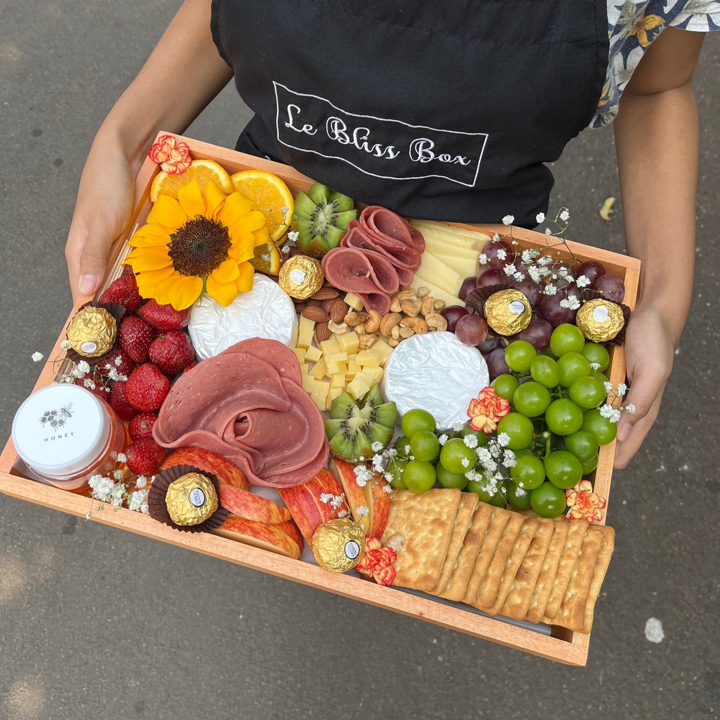 Charcuterie board and fruit cheese platter in Jakarta, Bintaro, and Jabodetabek.