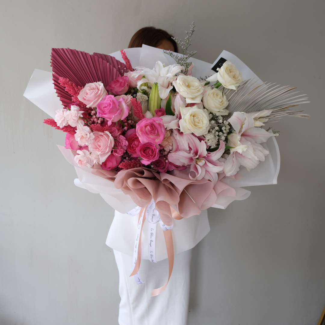 Signature Pink White Gradation XL Bouquet - Le Bliss Bouquet