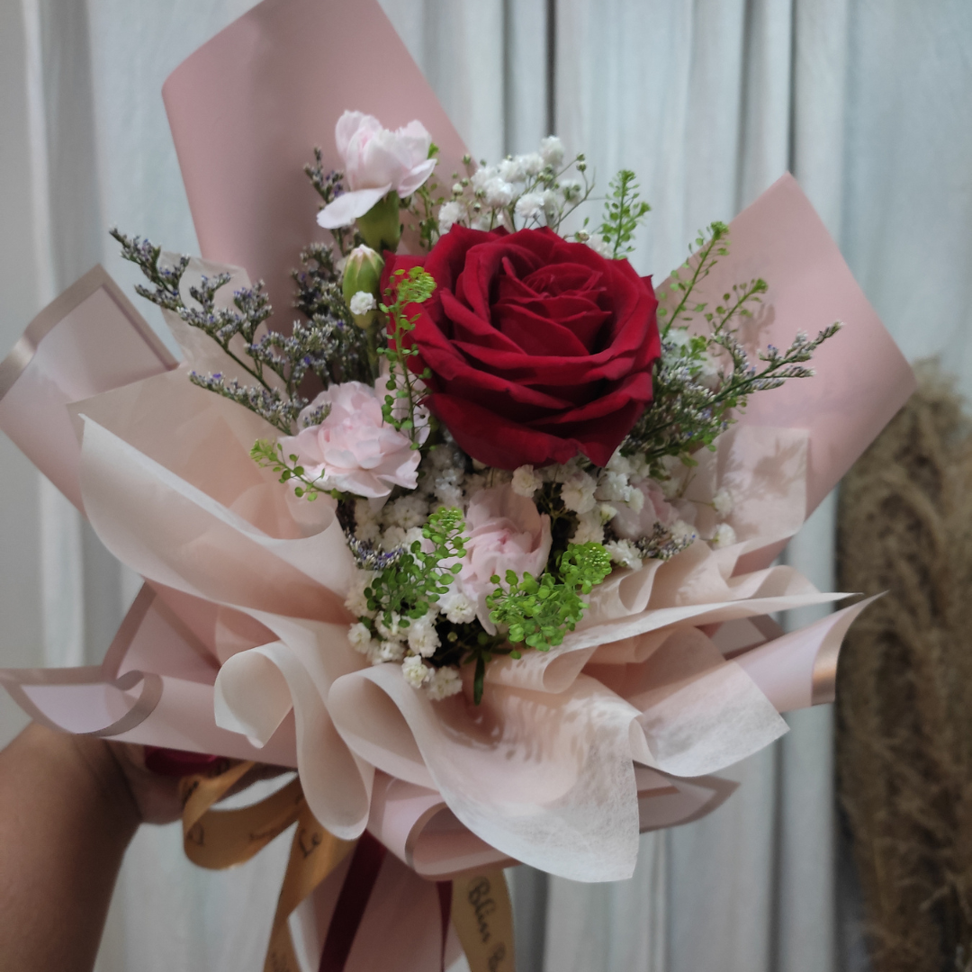 Single Rose Bouquet