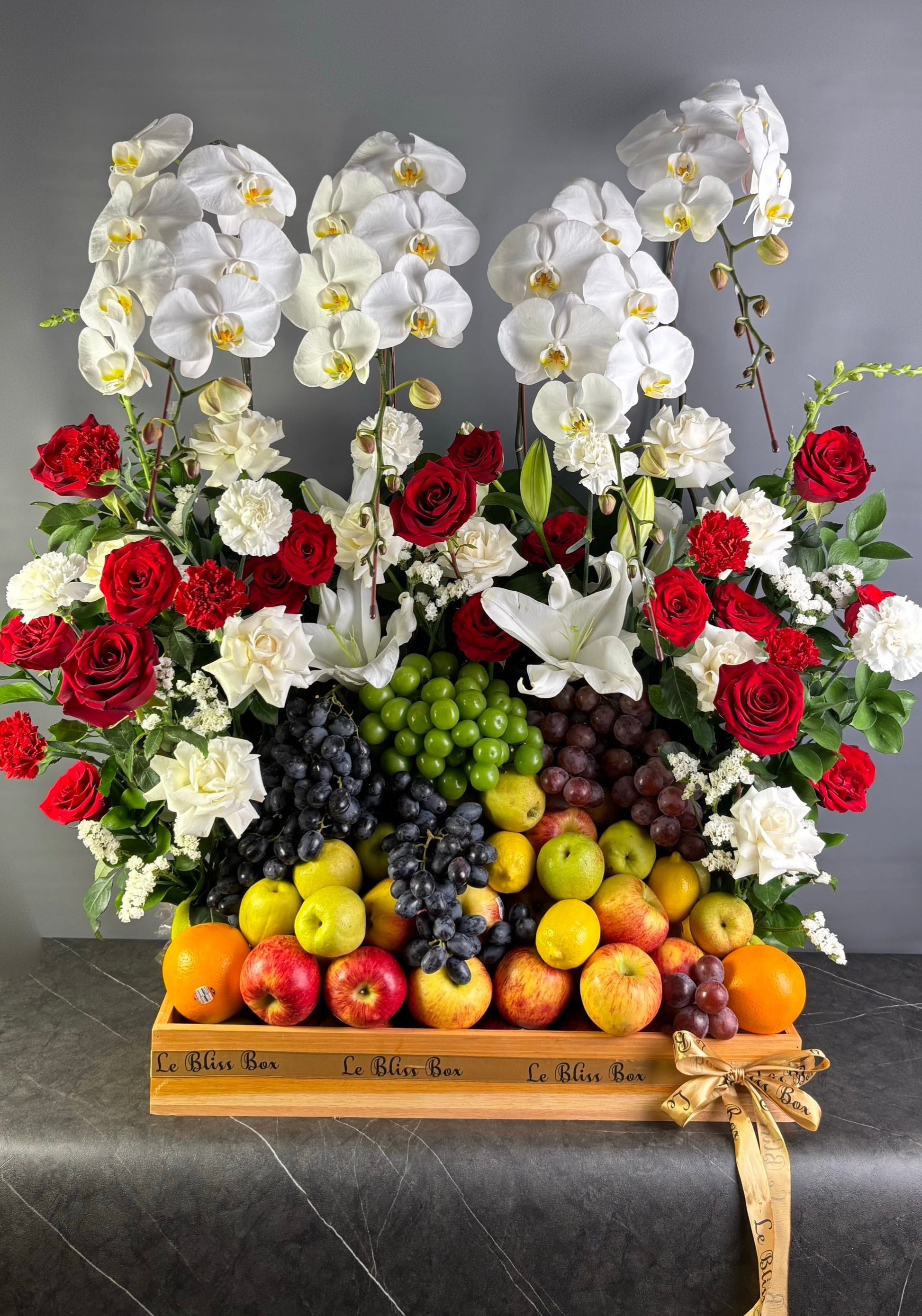 Big fruit hamper jakarta, Parcel buah besar dengan anggrek, rangkaian bunga besar by le bliss box. parcel buah surabaya, jakarta, tangerang, gresik, surabaya, sidoarjo