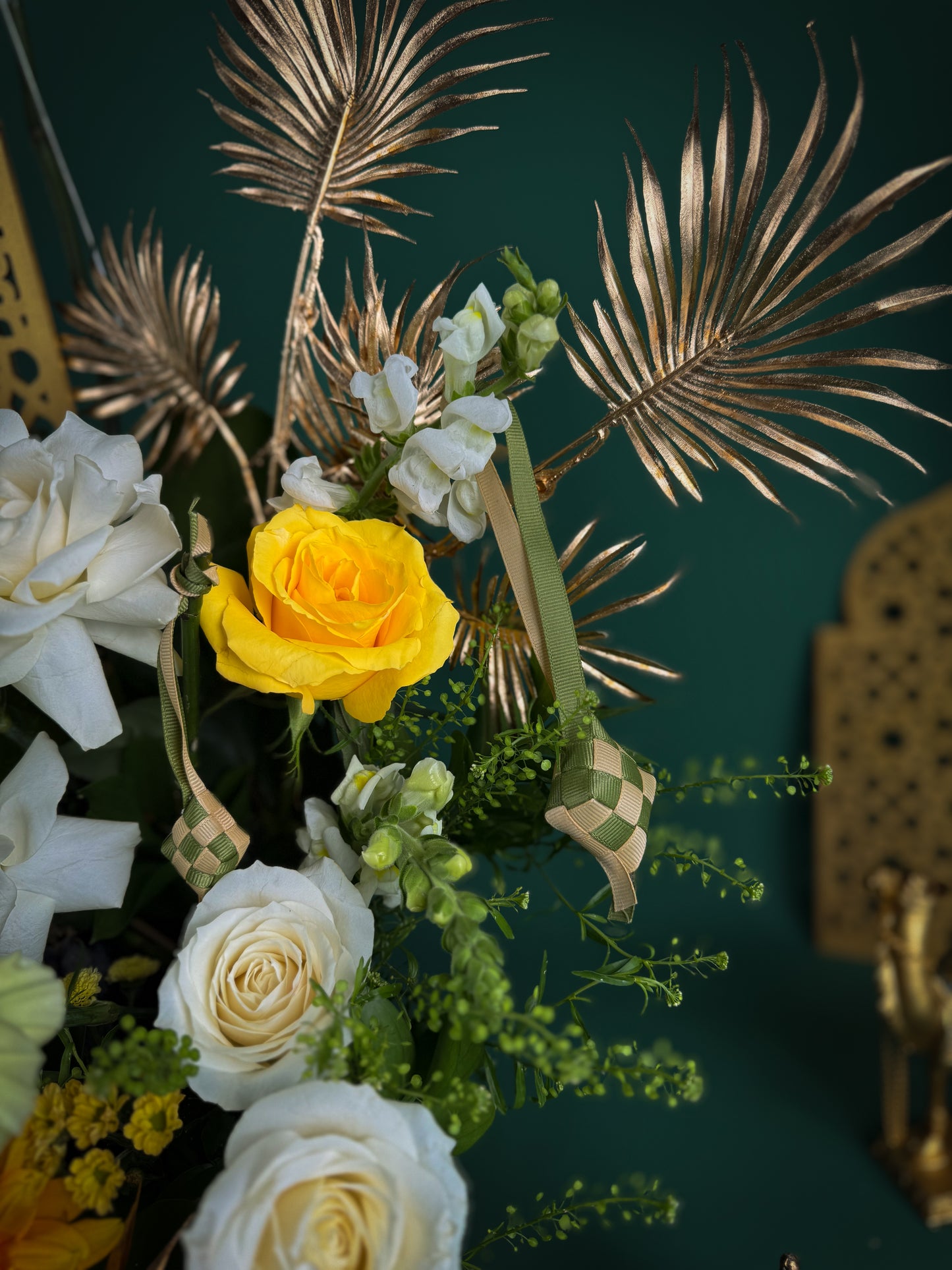 Golden Crescent Grand Fruit Parcel