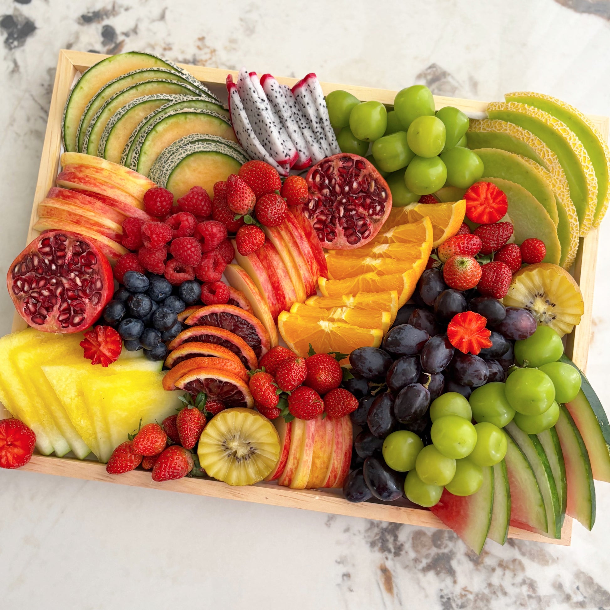 Colorful Fruit Platter | Luxury Fruit Platter Jakarta & Surabaya – Le Bliss Platter. best Fruit platter surabaya, best fruit platter jakarta 