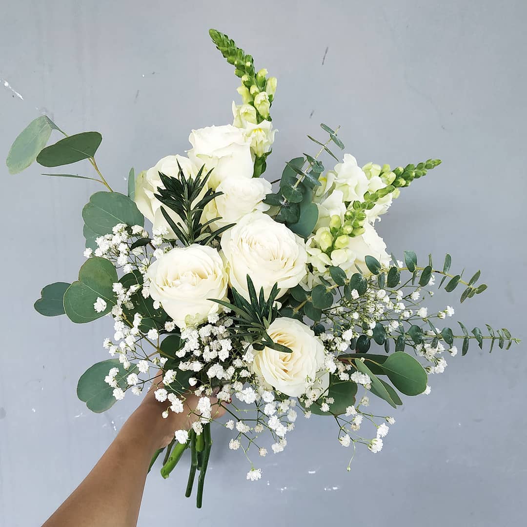 White Theme Prewed Bouquet