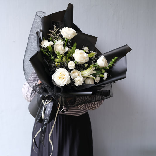 Monochrome Bouquet - Le Bliss Bouquet