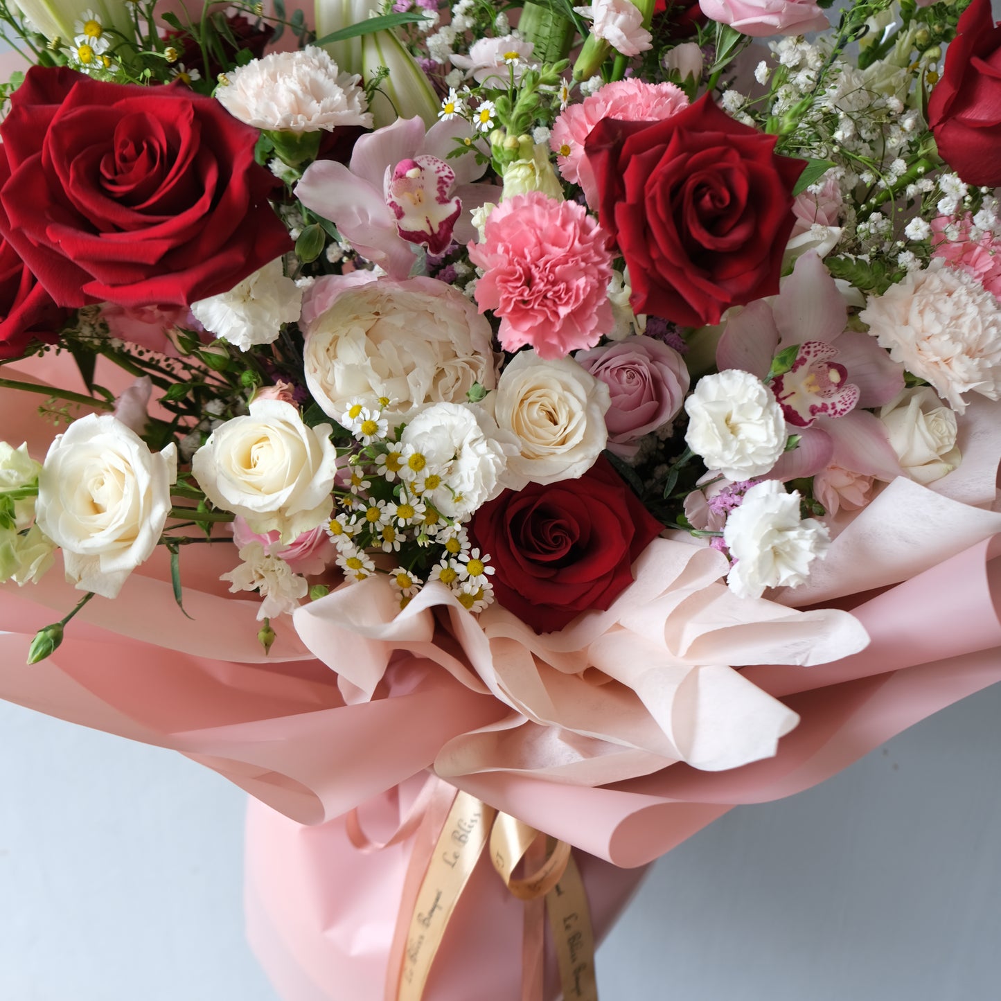 Explorer Rose Peony Human Size Bouquet - Le Bliss Bouquet