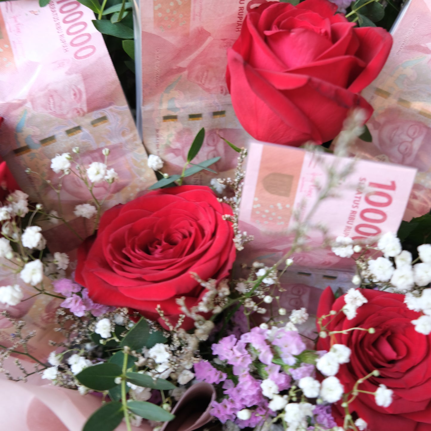 Explorer Red Rose Money Bouquet | 15 Lembar