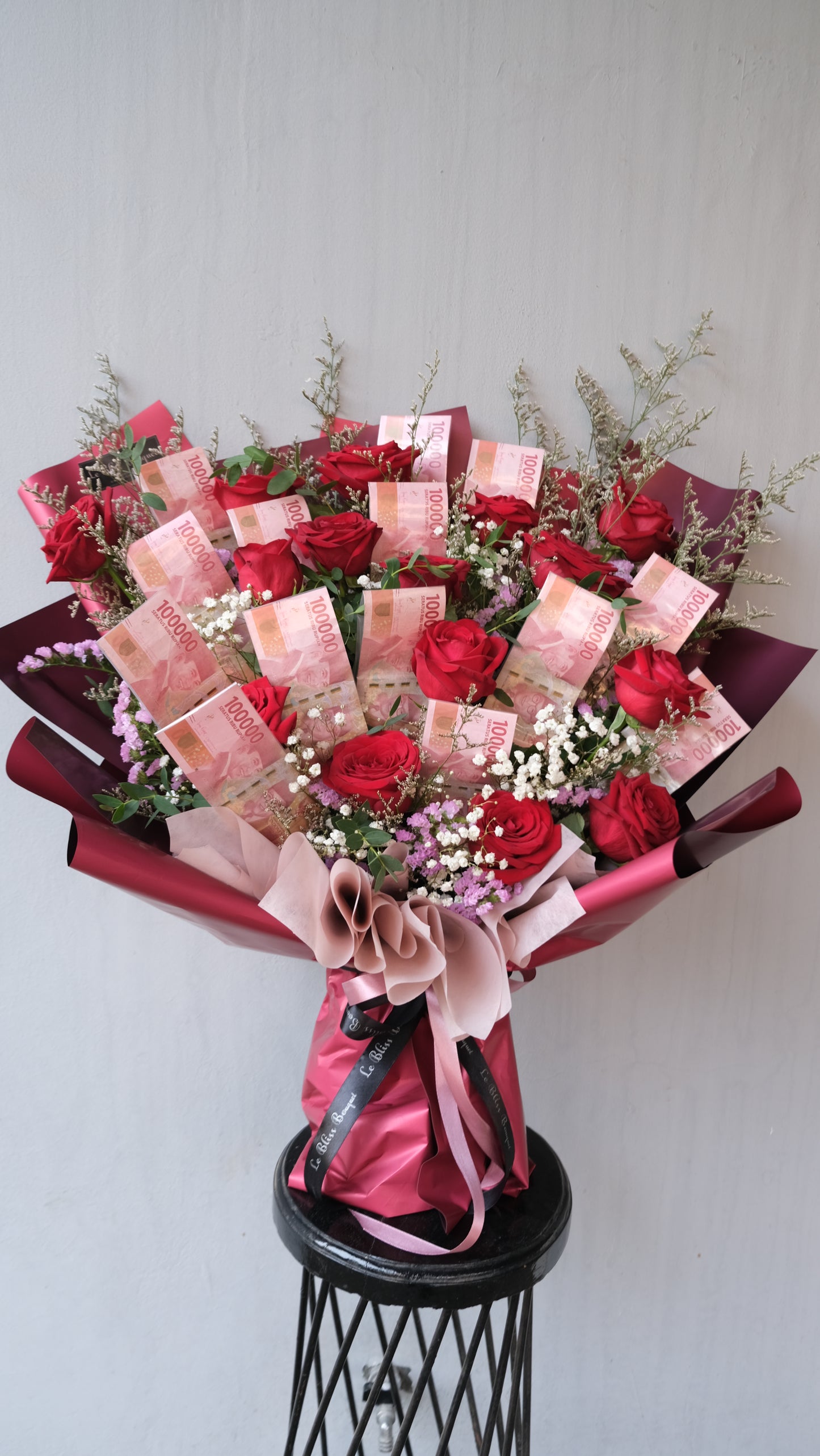 Explorer Red Rose Money Bouquet | 15 Lembar