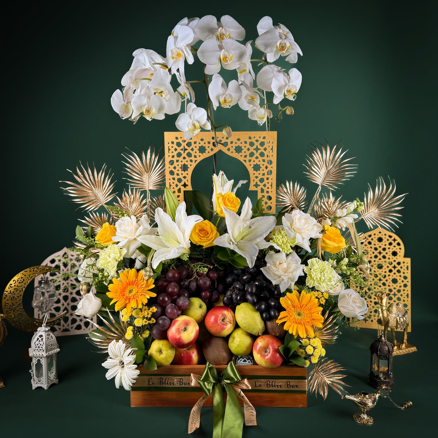 Golden Crescent Grand Fruit Parcel