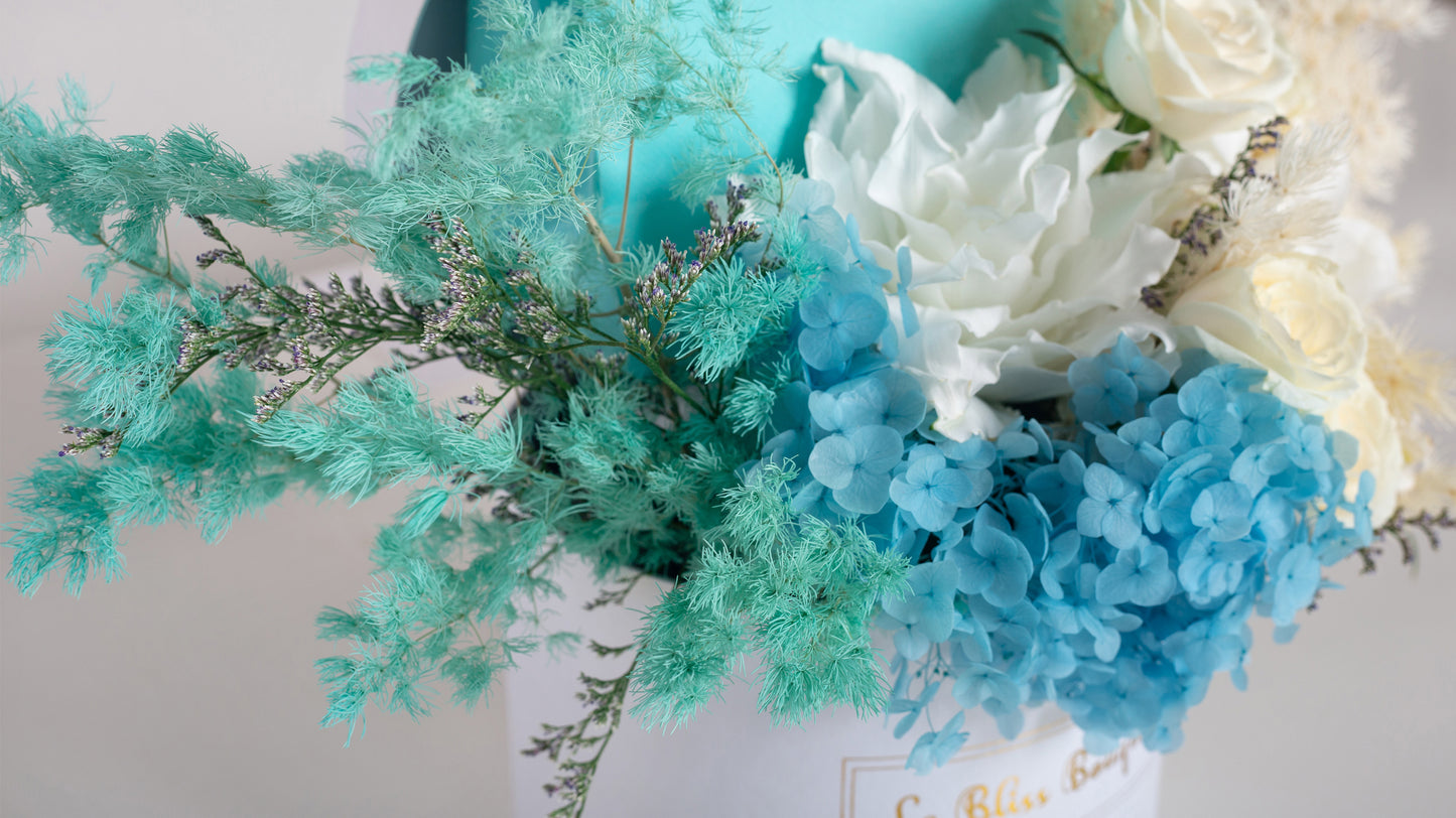 Blooming Gift in a Gift Box - Le Bliss Bouquet