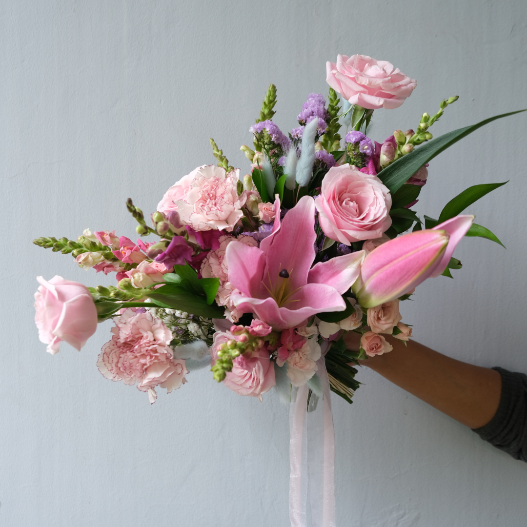 Garden Pink Lily Bridal Bouquet Bintaro. Garden Pink Lily Bridal Bouquet Jakarta. Bridal Bouquet Surabaya, wedding bouquet surabaya, florist surabaya, toko bunga surabaya