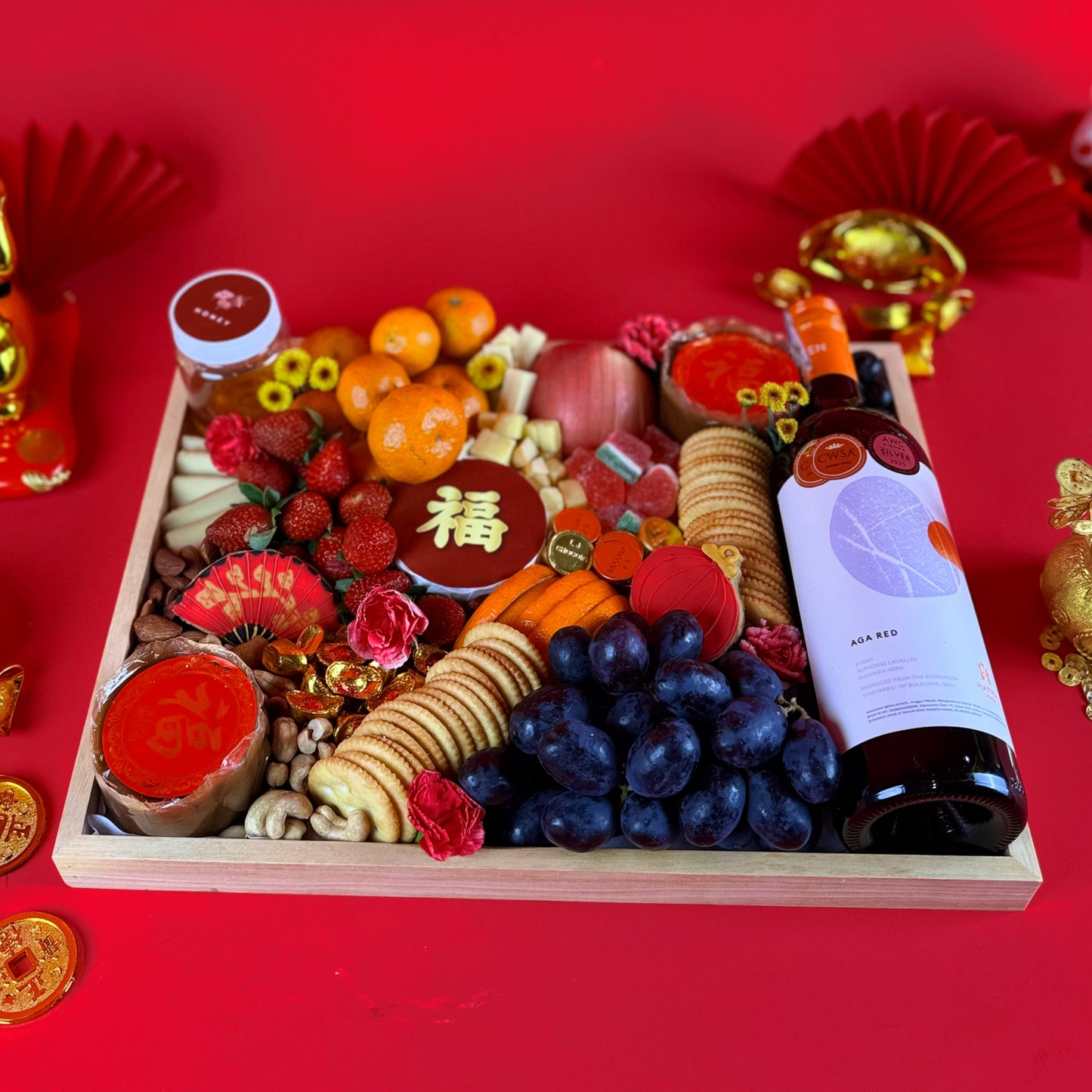 Gong Xi Fa Cai Chinese New Year platter with wine by Le Bliss Platter – premium gift tray Jakarta Surabaya Cirebon