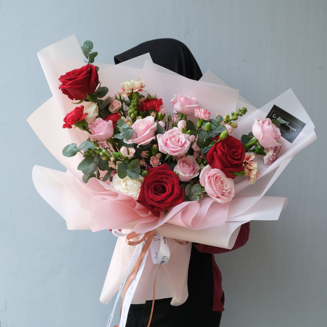 Red Pink Rose Hypericum Bouquet - Le Bliss Bouquet