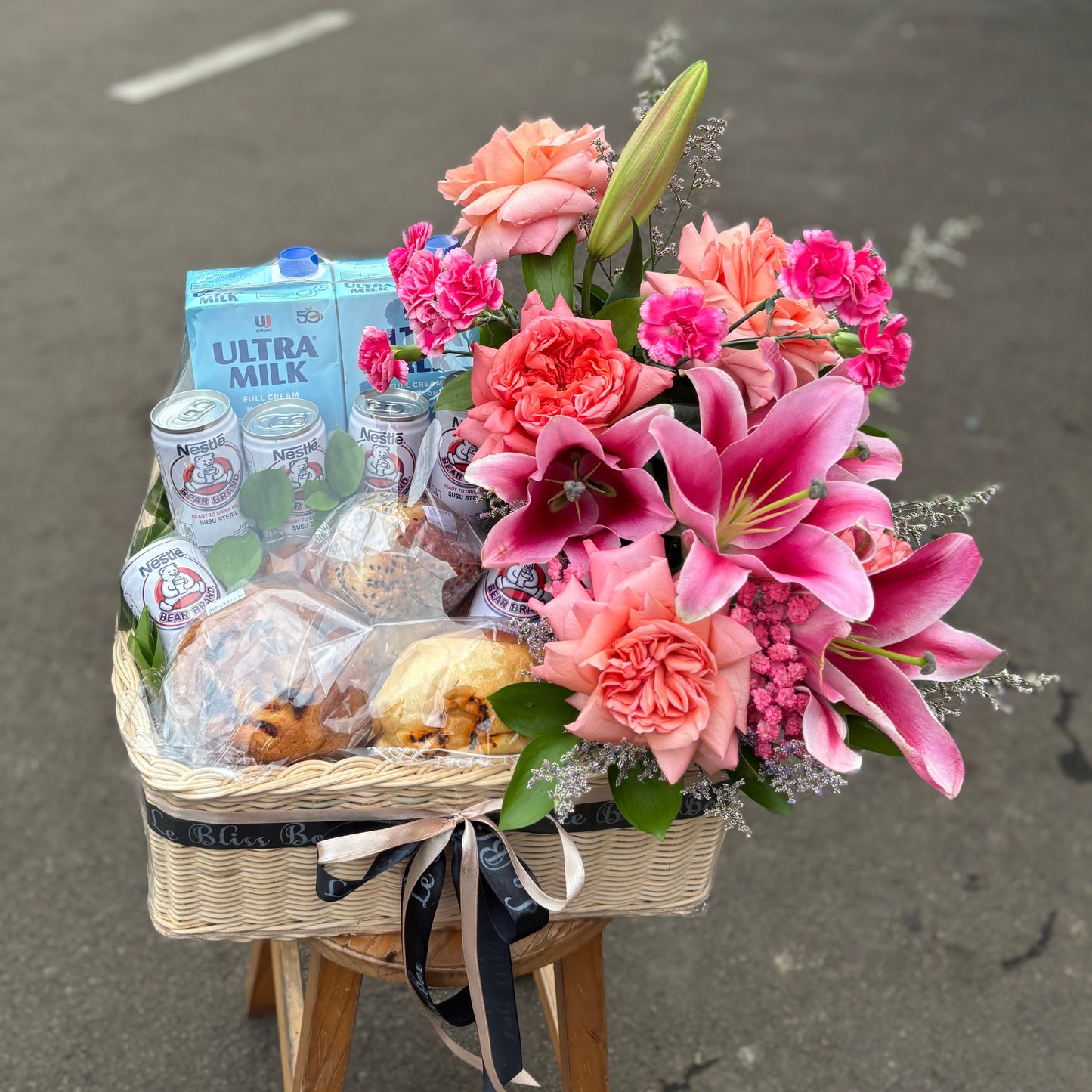 Bread Milk Gourmet Hamper