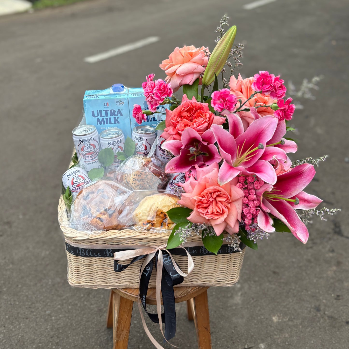 Bread Milk Gourmet Hamper