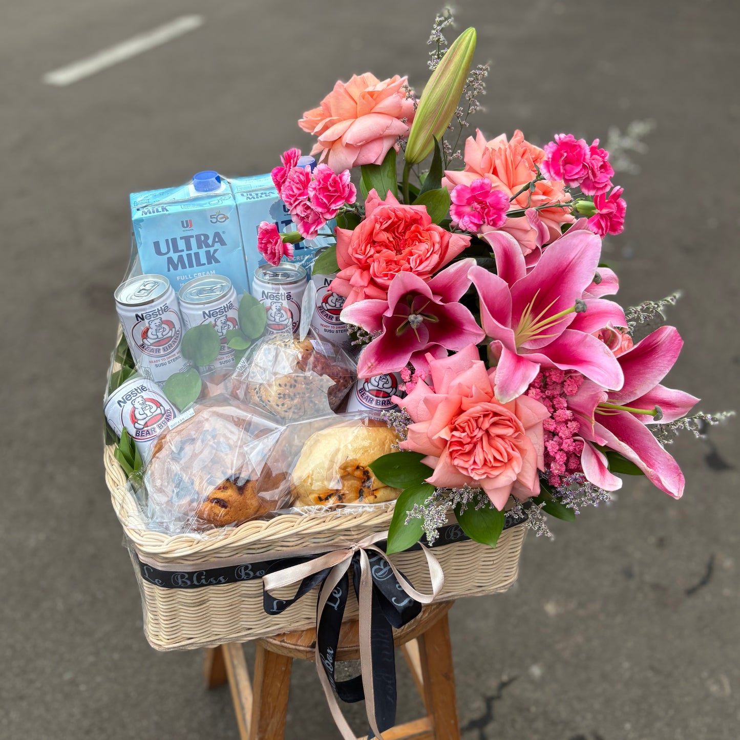 Bread Milk Gourmet Hamper