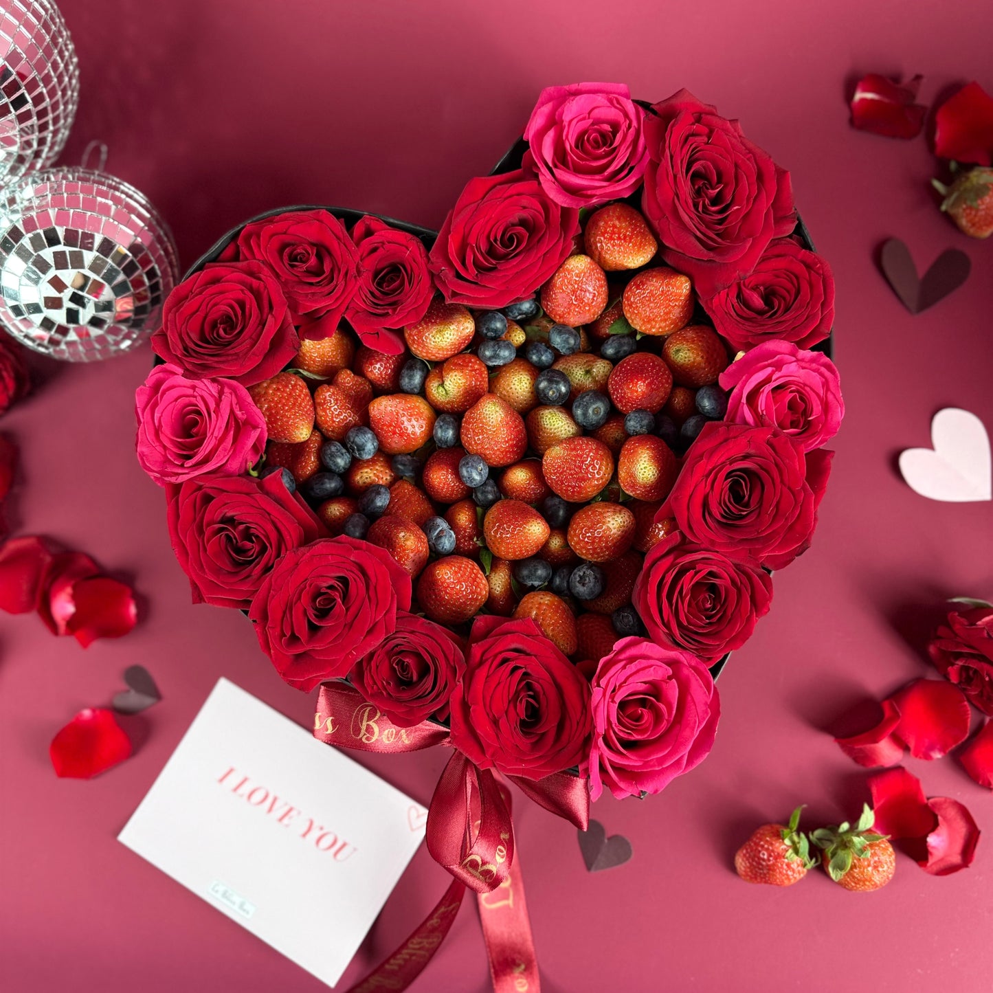 Rosé Berries Heart Box