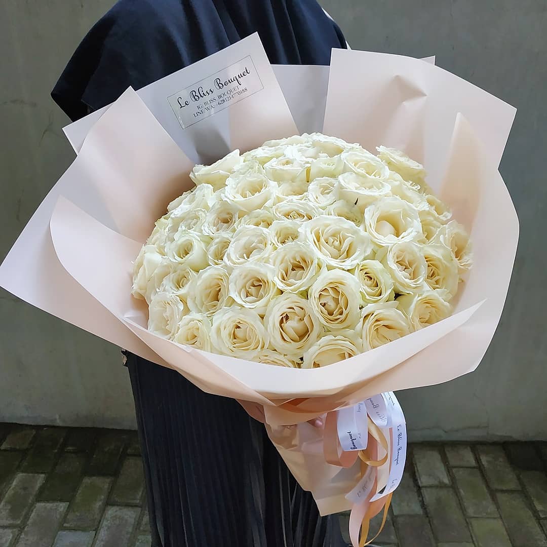 White Avalanche Rose Round Bouquet