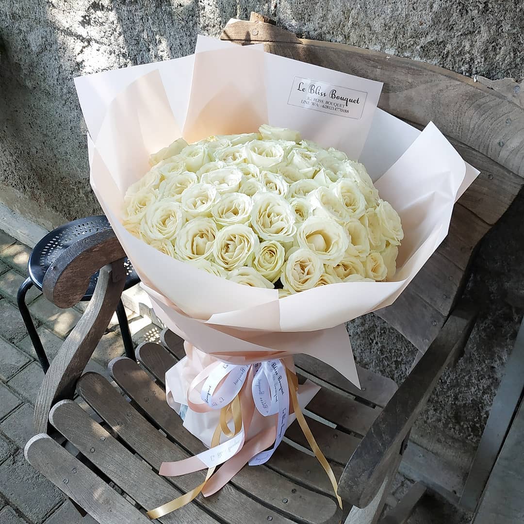 White Avalanche Rose Round Bouquet