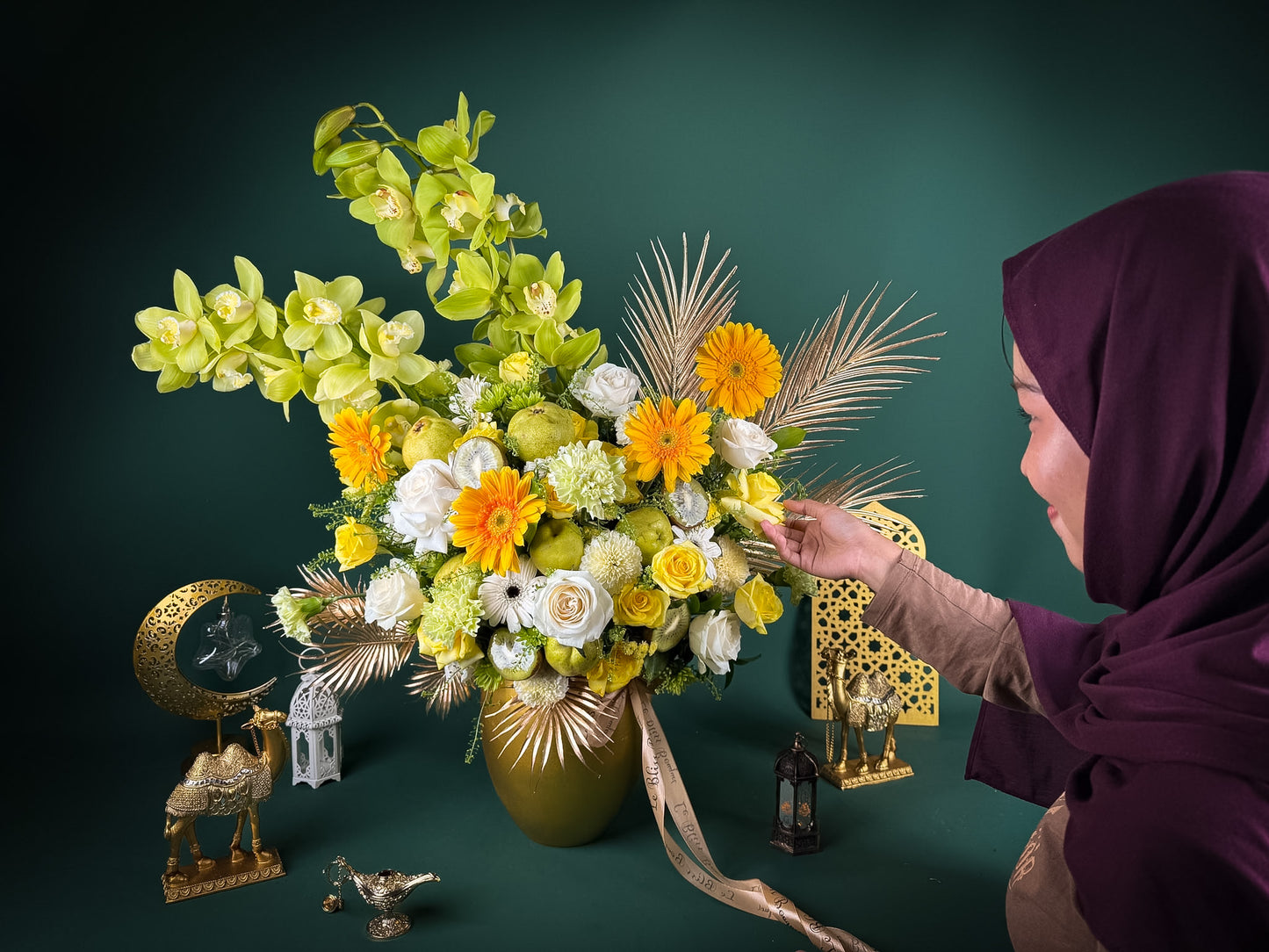 Grand Noor Vase Arrangement