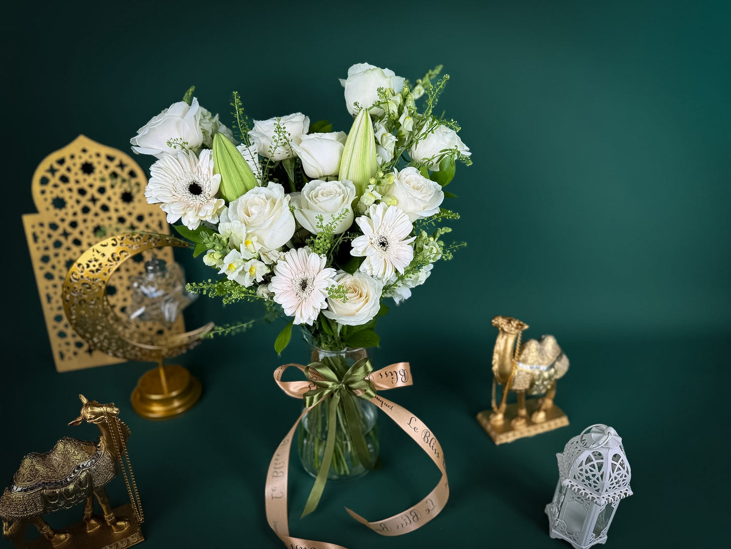 Layali Blanc Vase Arrangement