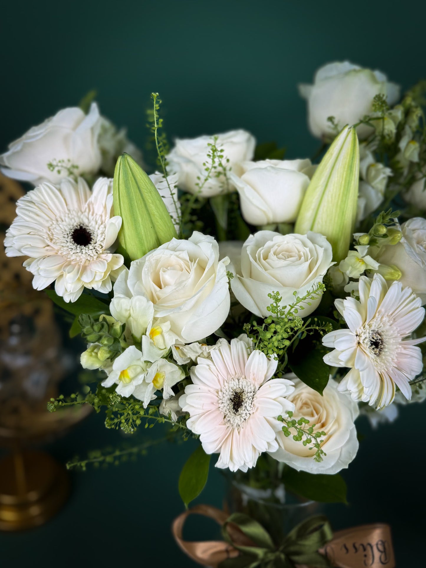 Layali Blanc Vase Arrangement