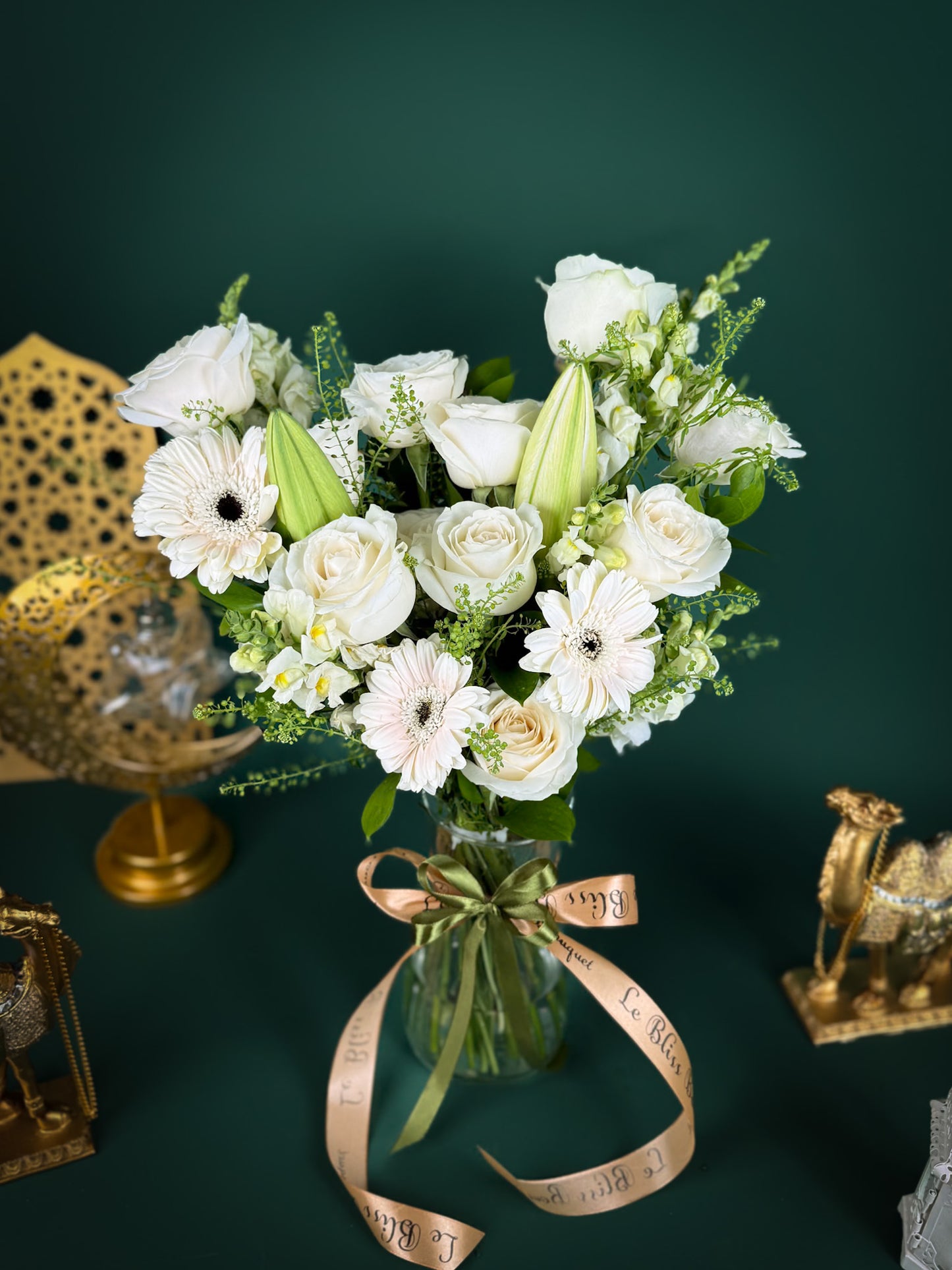 Layali Blanc Vase Arrangement
