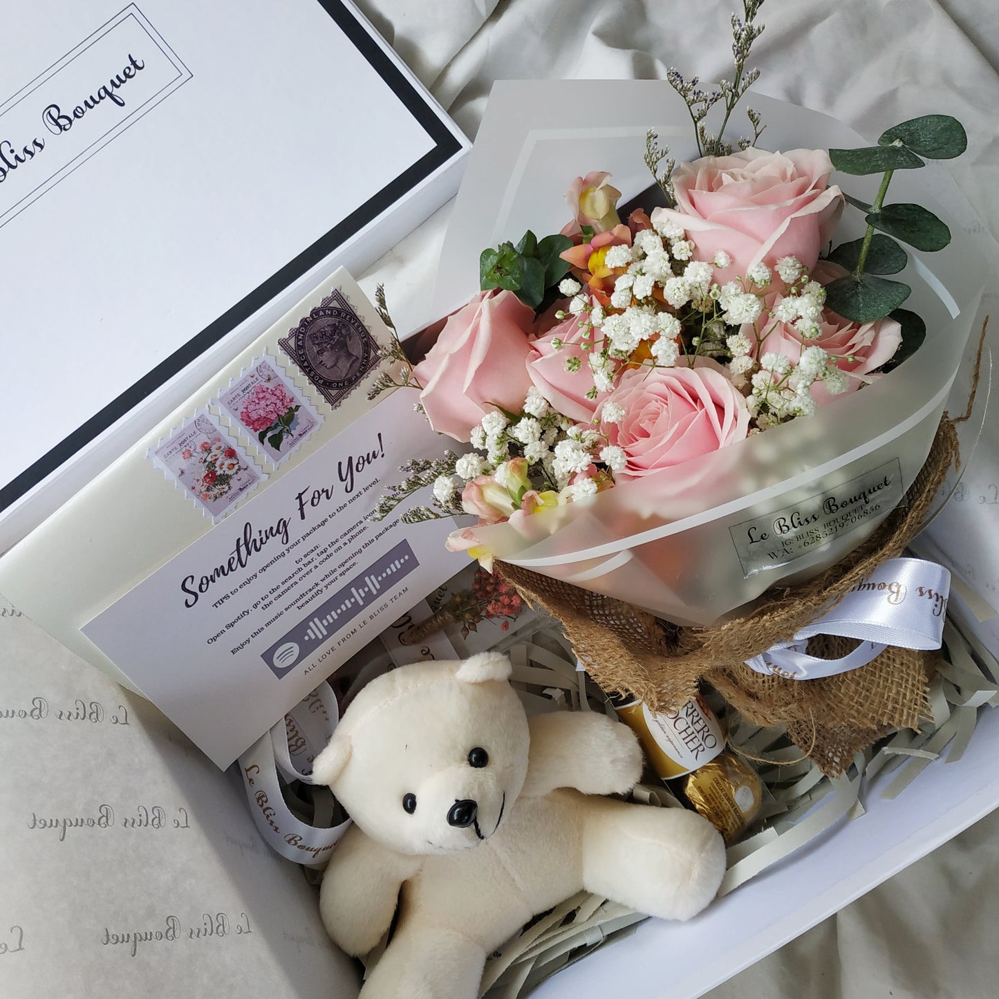 Premium Gift Box with Fresh Roses - Le Bliss Bouquet
