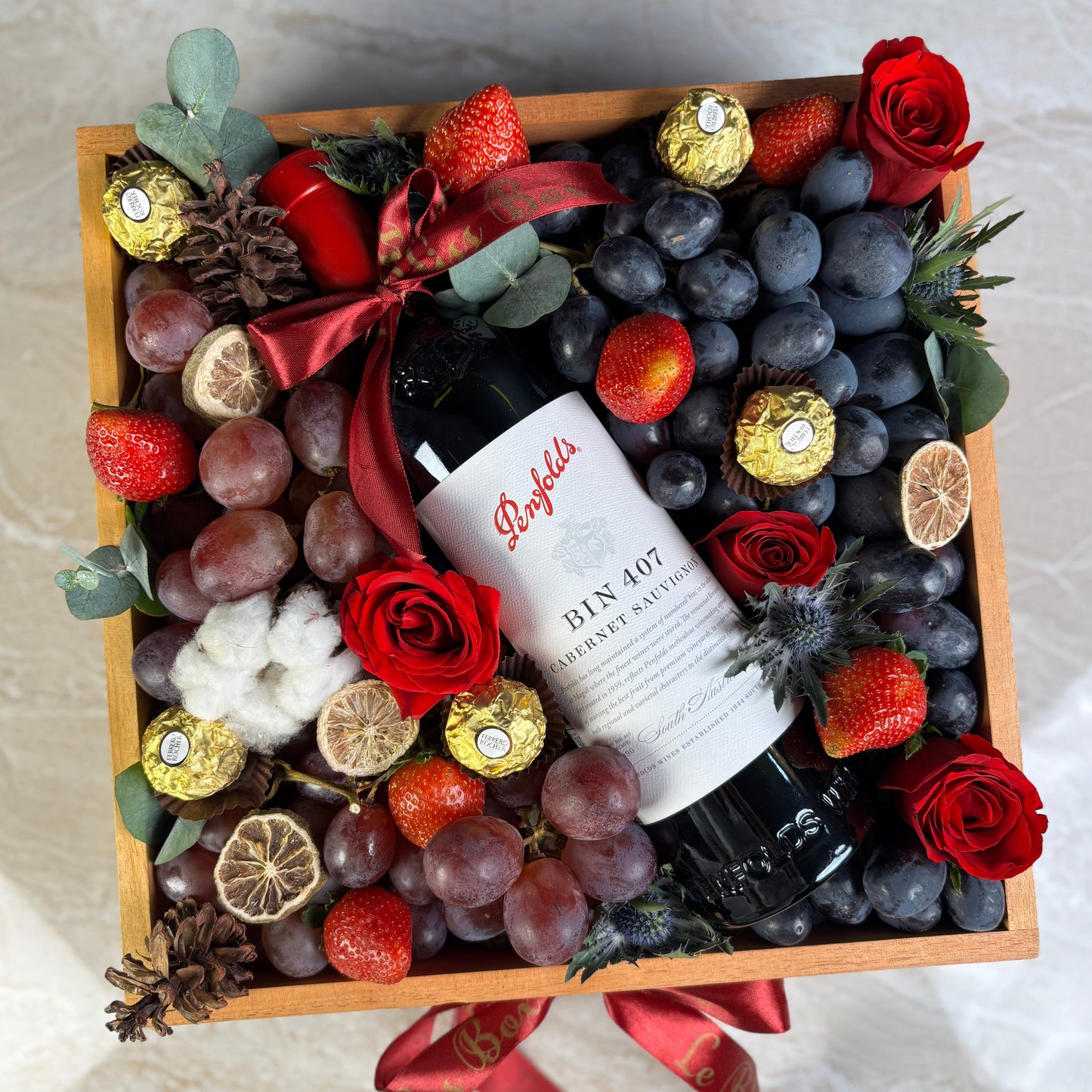 Penfolds BIN 407 Wine Hamper Jakarta, Surabaya. With Fresh autumn grapes, red globe grapes and strawberries and chocolate. Wine Hamper Jakarta. Christmas hamper jakarta