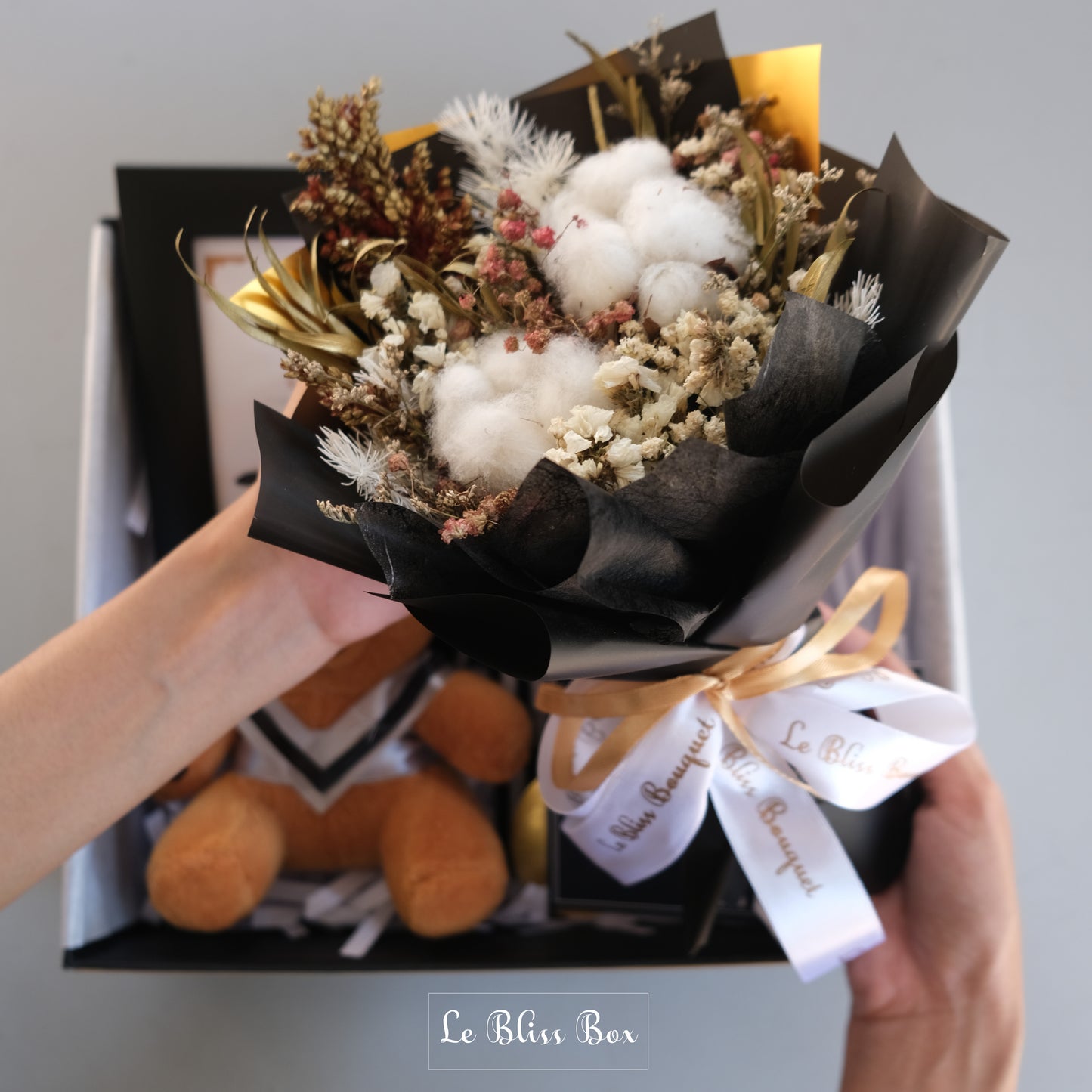 Premium Gift Box Graduation Edition - Le Bliss Bouquet