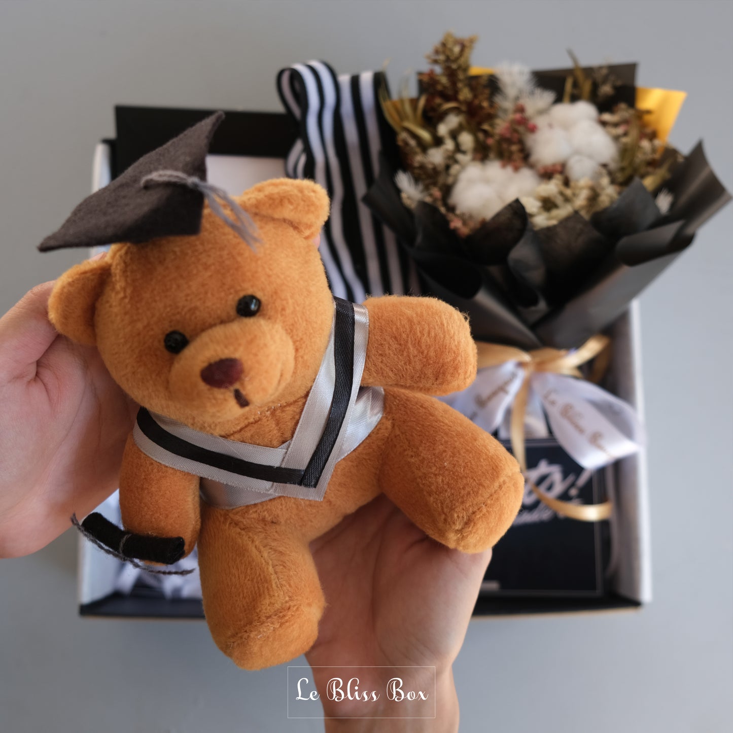 Premium Gift Box Graduation Edition - Le Bliss Bouquet