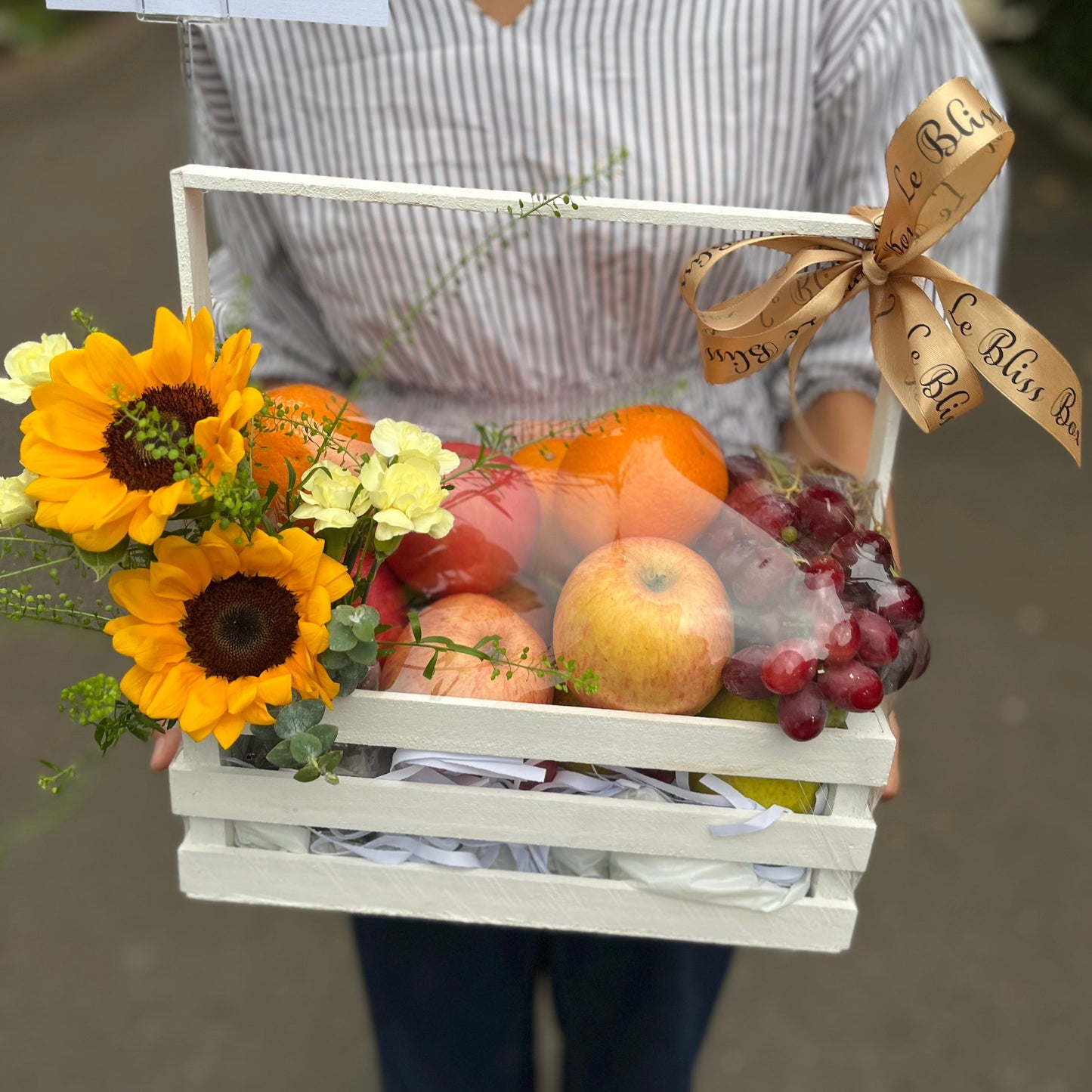 Sunflower Crate Parcel Buah